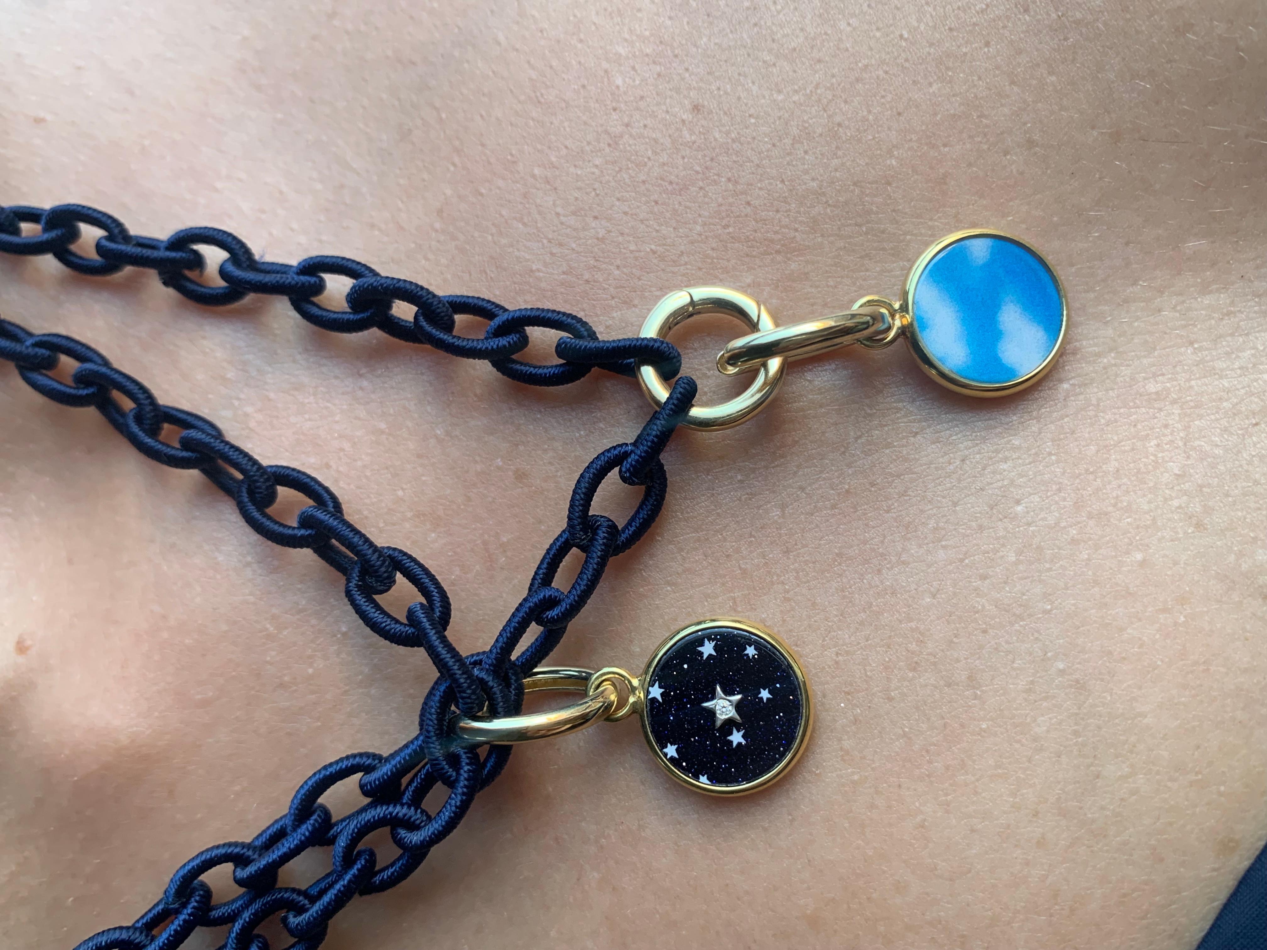 Contemporary 18kt yellow gold with Blue Color Silk Link Necklace  For Sale