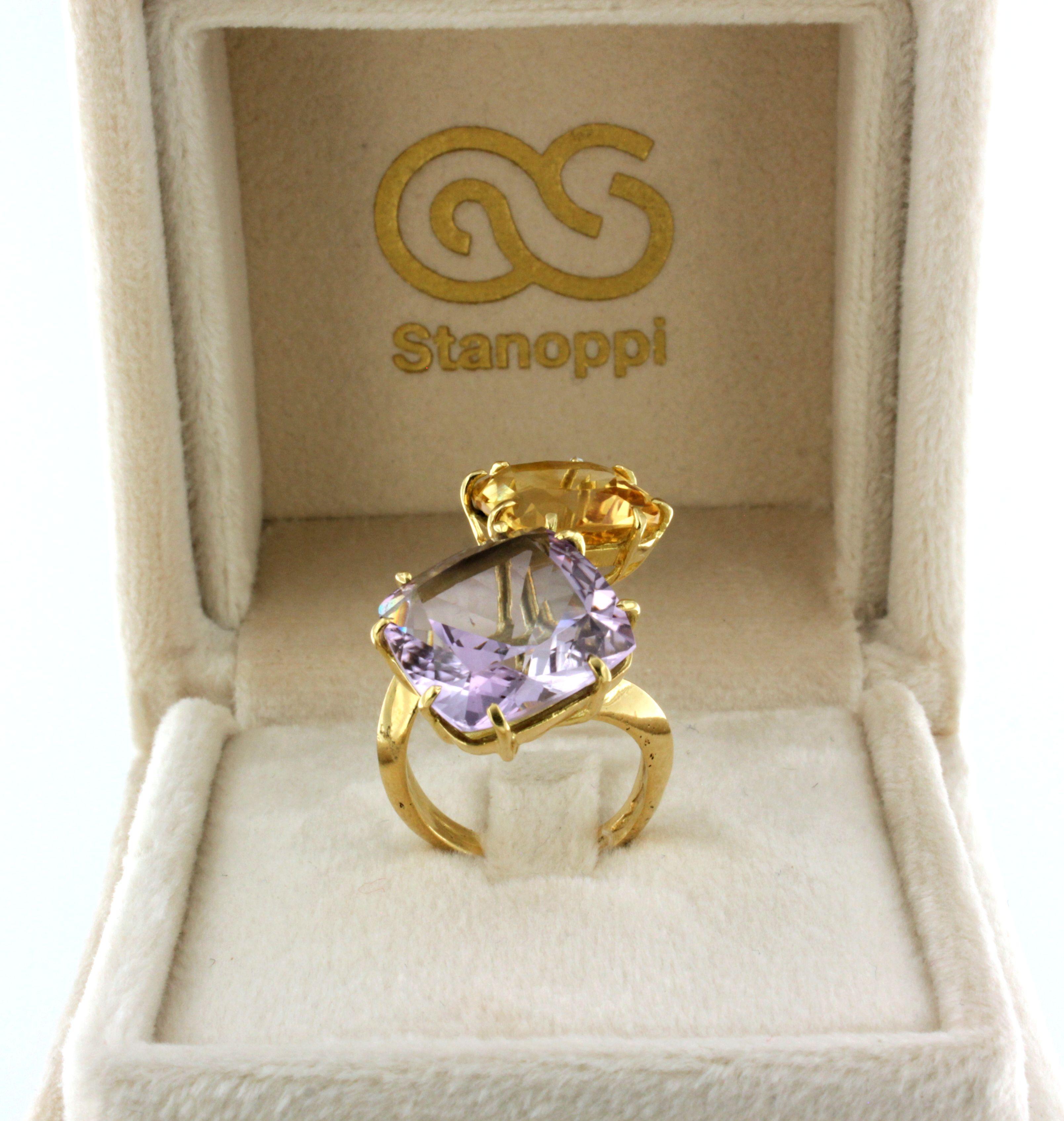 Antique Cushion Cut 18Kt Yellow Gold with Citrine and Amethyst Ring For Sale
