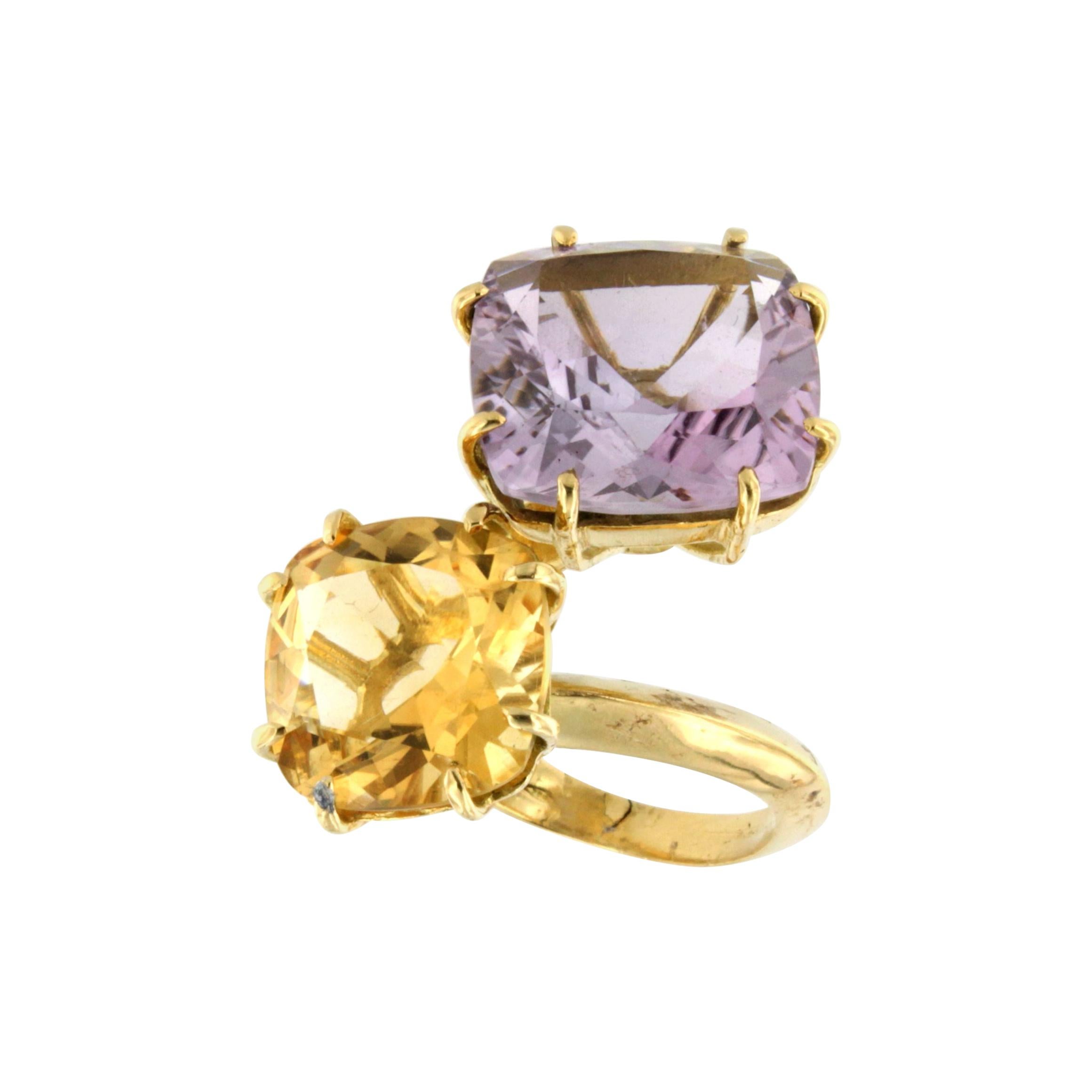 Ring aus 18 Karat Gelbgold mit Citrin und Amethyst