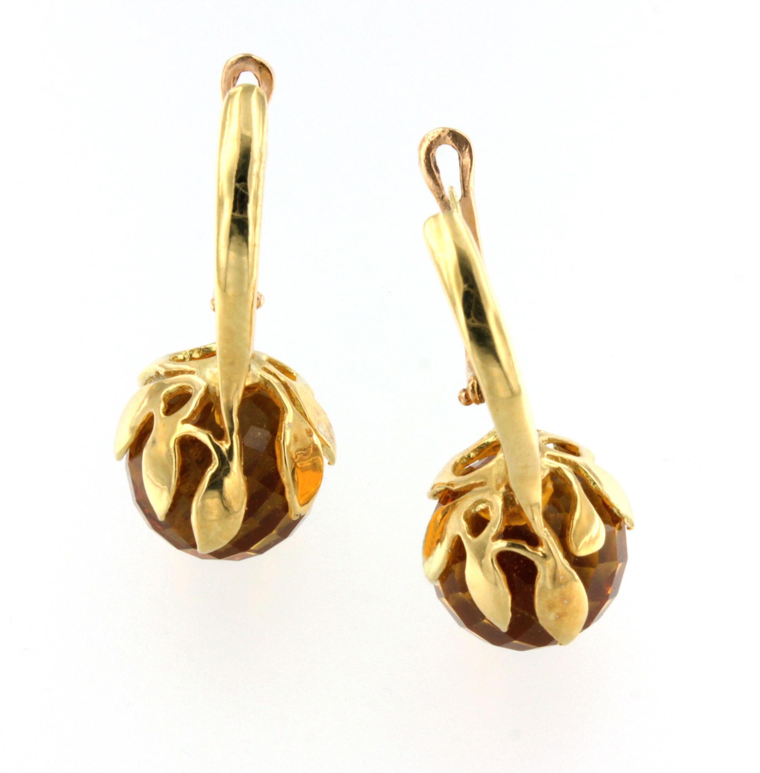 Classic design for this alternative earrings in yellow gold with Citrine handemade in Italy by Stanoppi Jewellery since 1948.
Classic and fashion Earrings in 18k yellow gold with Citrine ( mm) in a ball cut
(Possibility to have ring in set)