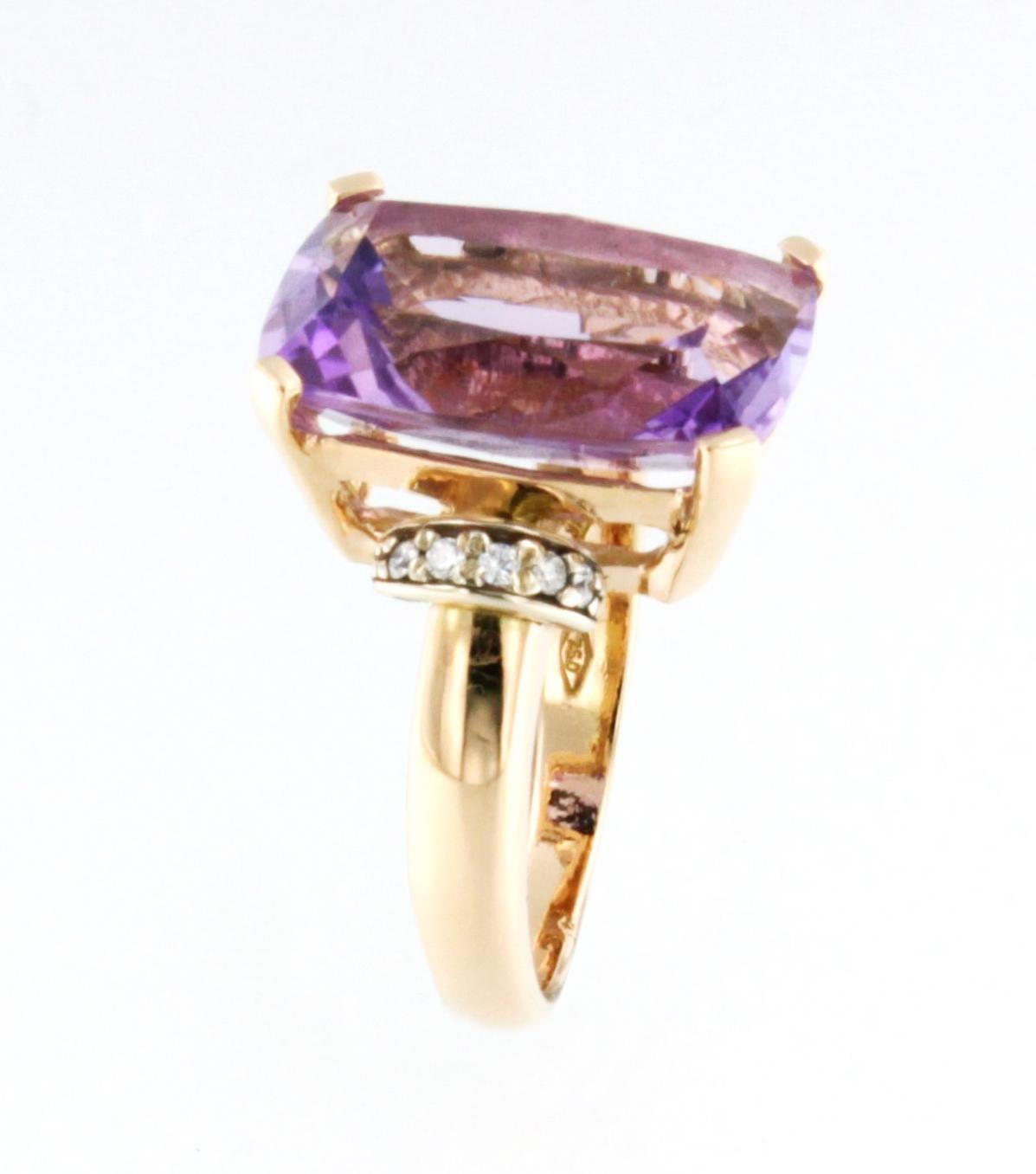 18kt Yellow Gold with Natural Amethyst and White Diamonds Elegant Ring In New Condition For Sale In GALLARATE, IT