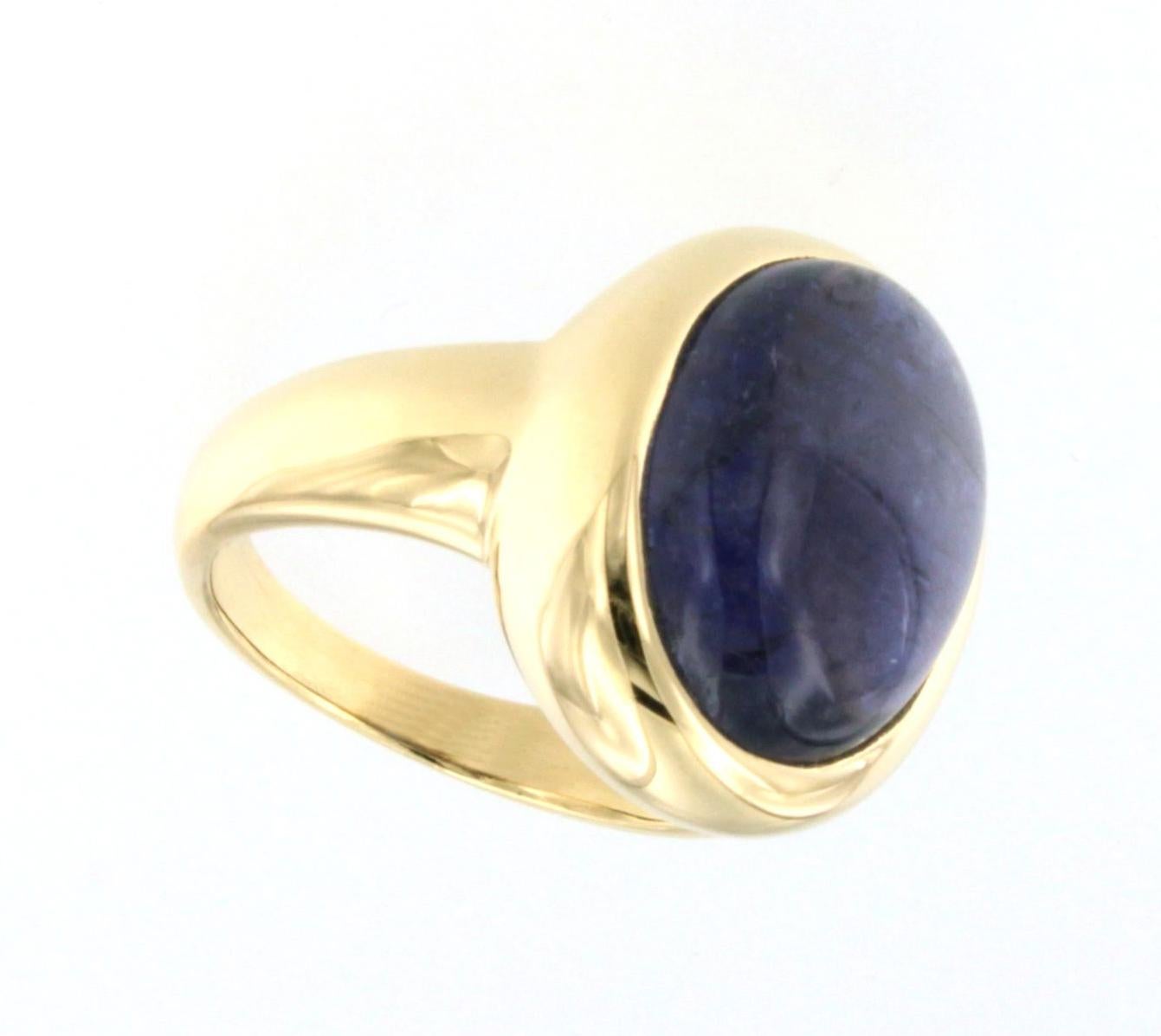 Modern 18kt Yellow Gold with Natural Blue Iolite Stone Elegant Cocktail Ring For Sale