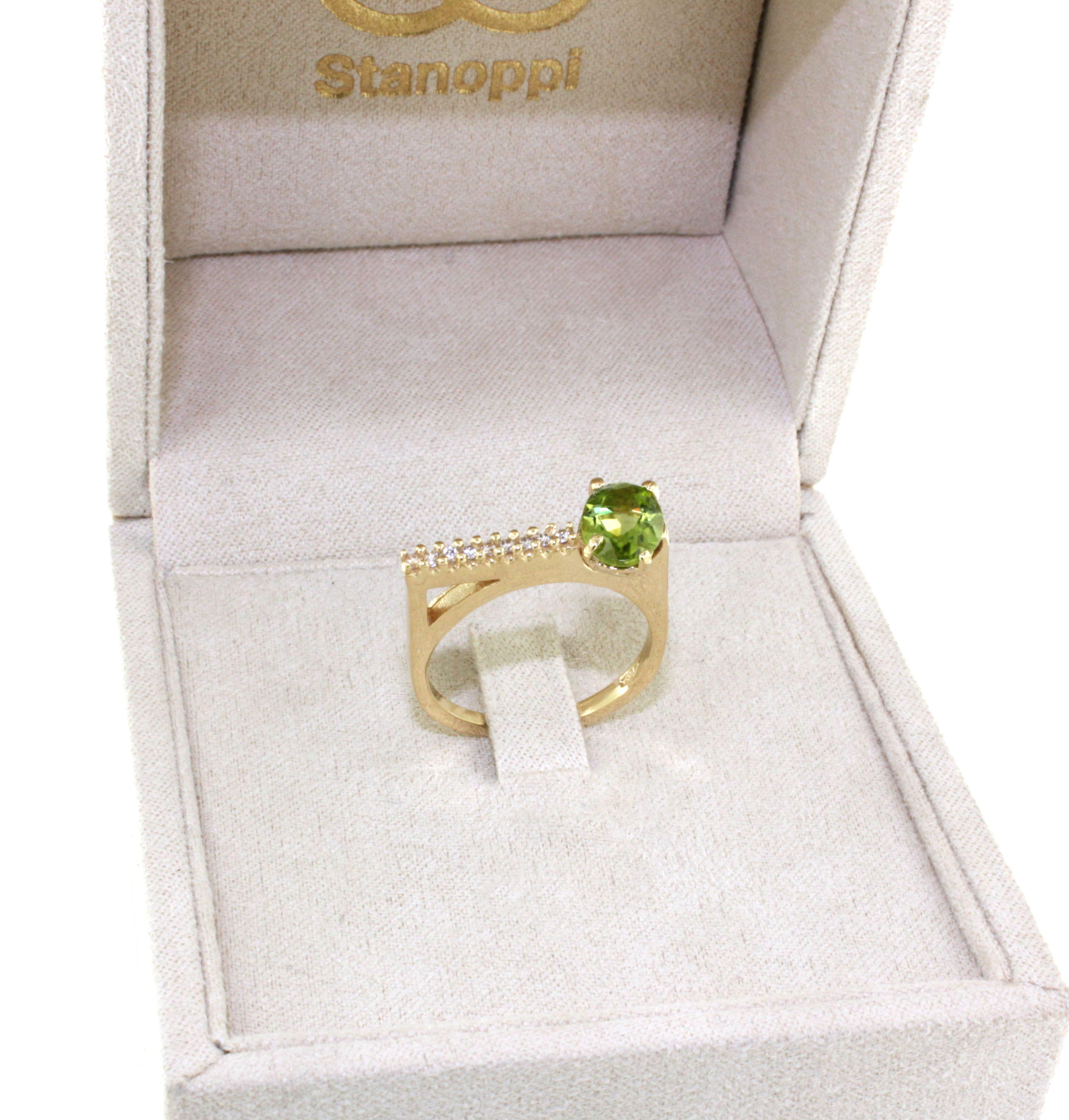 Anillo de Oro Amarillo de 18 Kt con Peridoto Natural Piedra Circón Cóctel Diseño de Moda en Nuevo estado para la venta en GALLARATE, IT