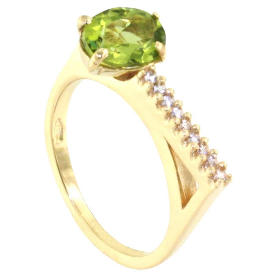 Bague en or jaune 18Kt avec péridot naturel Stone Zircon Cocktail Fashion Design