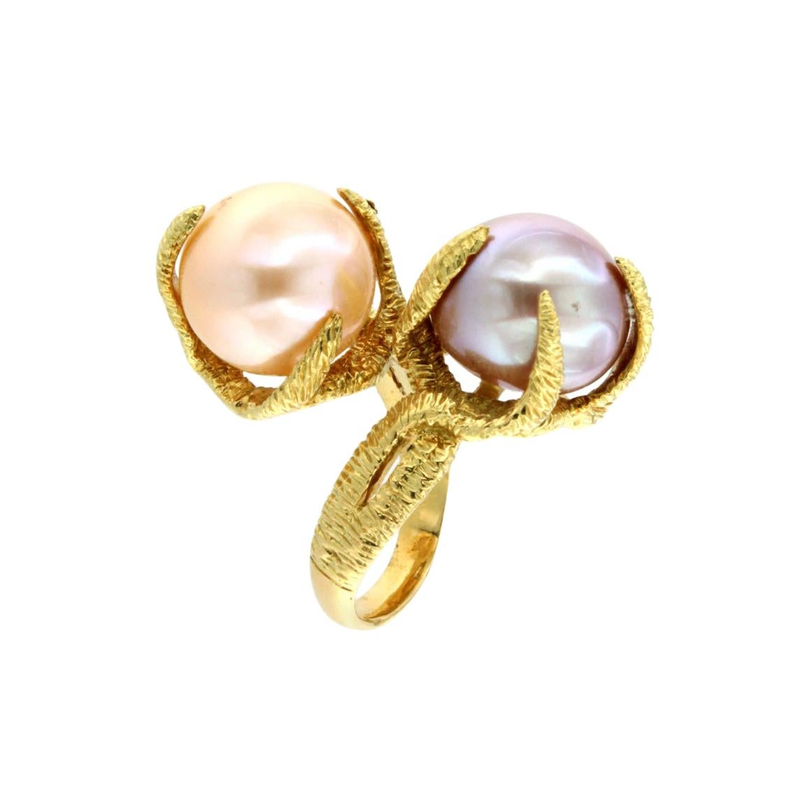 Ring aus 18 Karat Gelbgold mit rosa Perlen