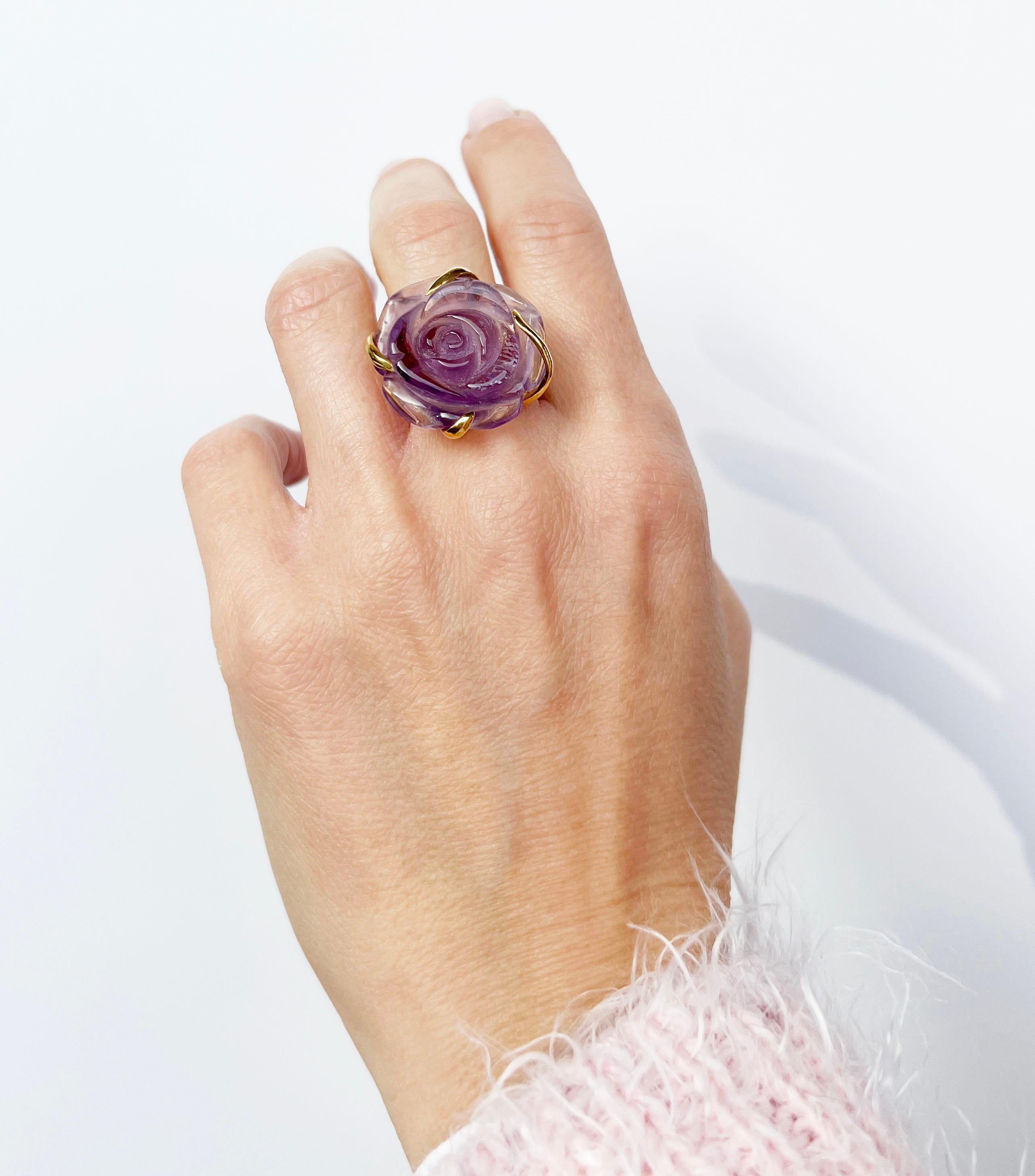 Artisan 18Kt Yellow Gold with Purple Flower Amethyst Fashion Ring  For Sale