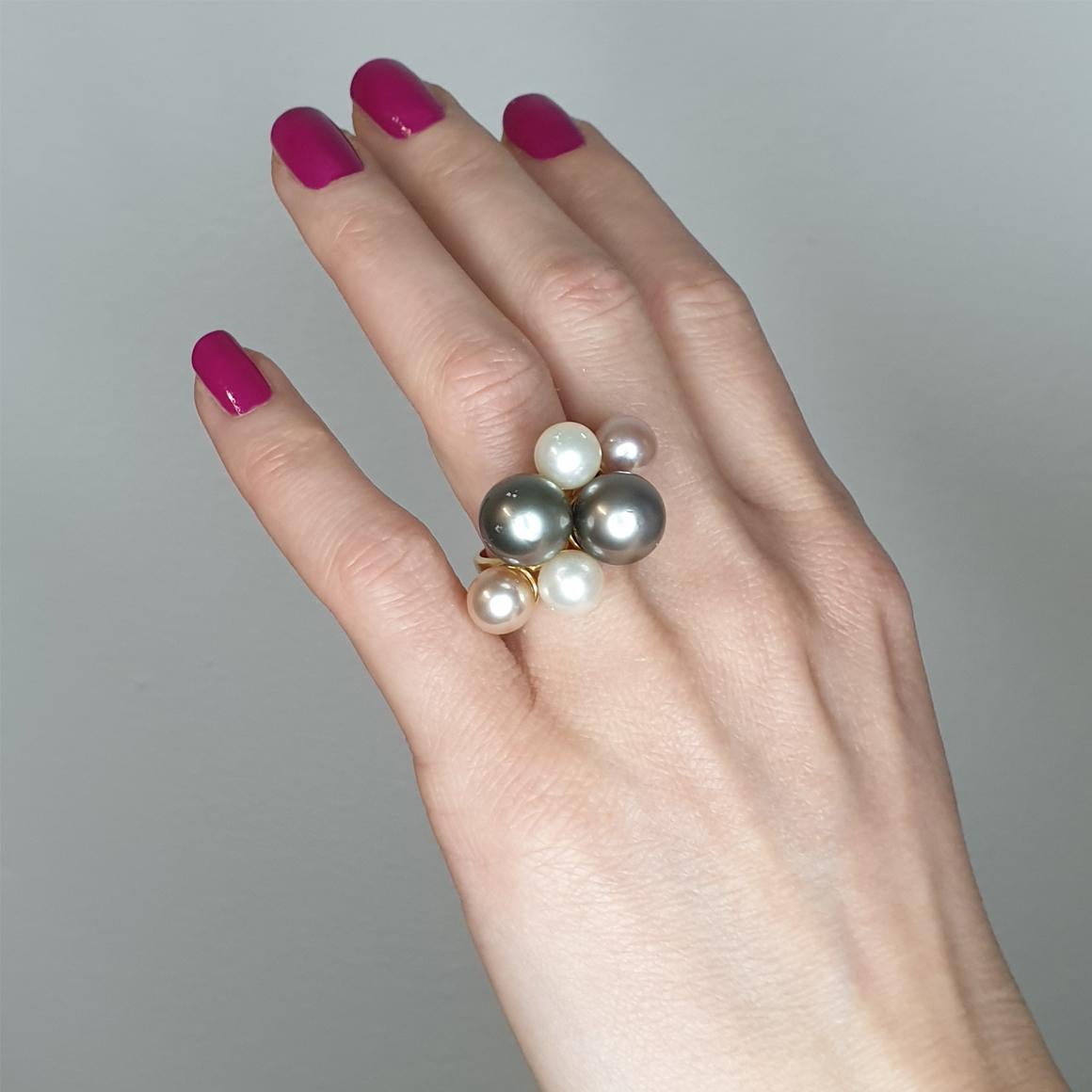Very amazing ring with Thaiti pearls handemade in Italy by Stanoppi Jewellery since 1948.

g.14,10
Size of Ring :  EU 12 -  USA 6,5   Size of  Pearls  mm 11  e mm 8

All Stanoppi Jewelry is new and has never been previously owned or worn. Each item