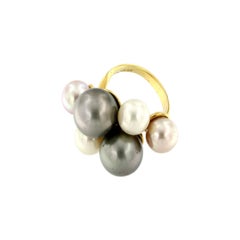 Ring aus 18 Karat Gelbgold mit Thaiti-Perlen und weißen Perlen