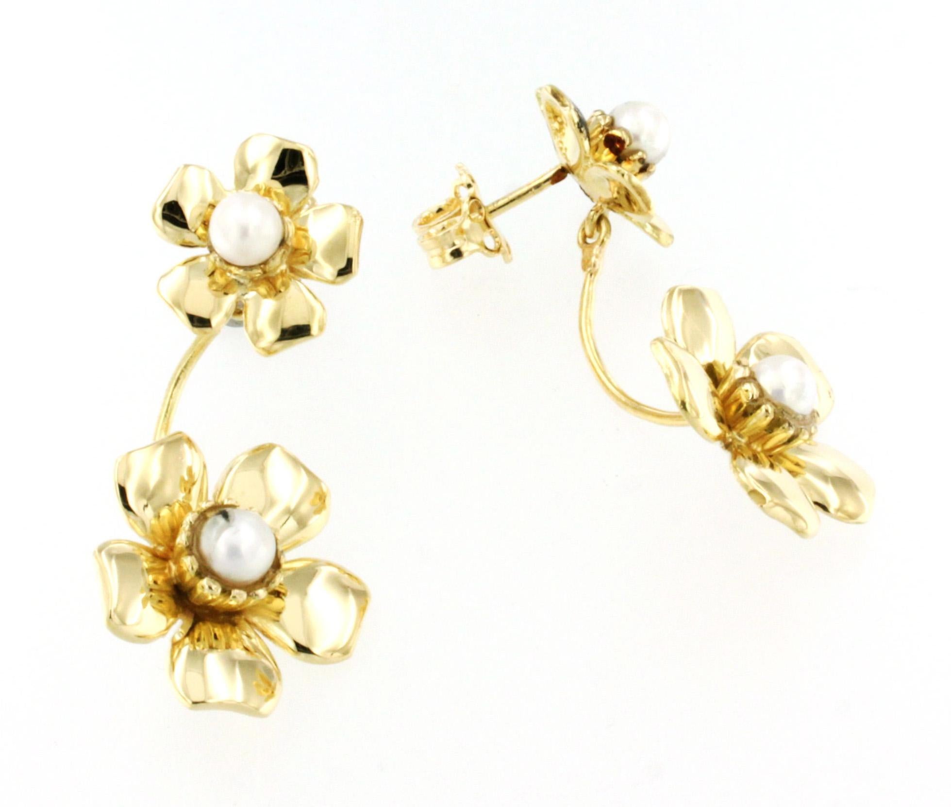 Round Cut Modern Handmade 18Kt Yellow Gold with White Pearls Blooming Flower Earrings For Sale