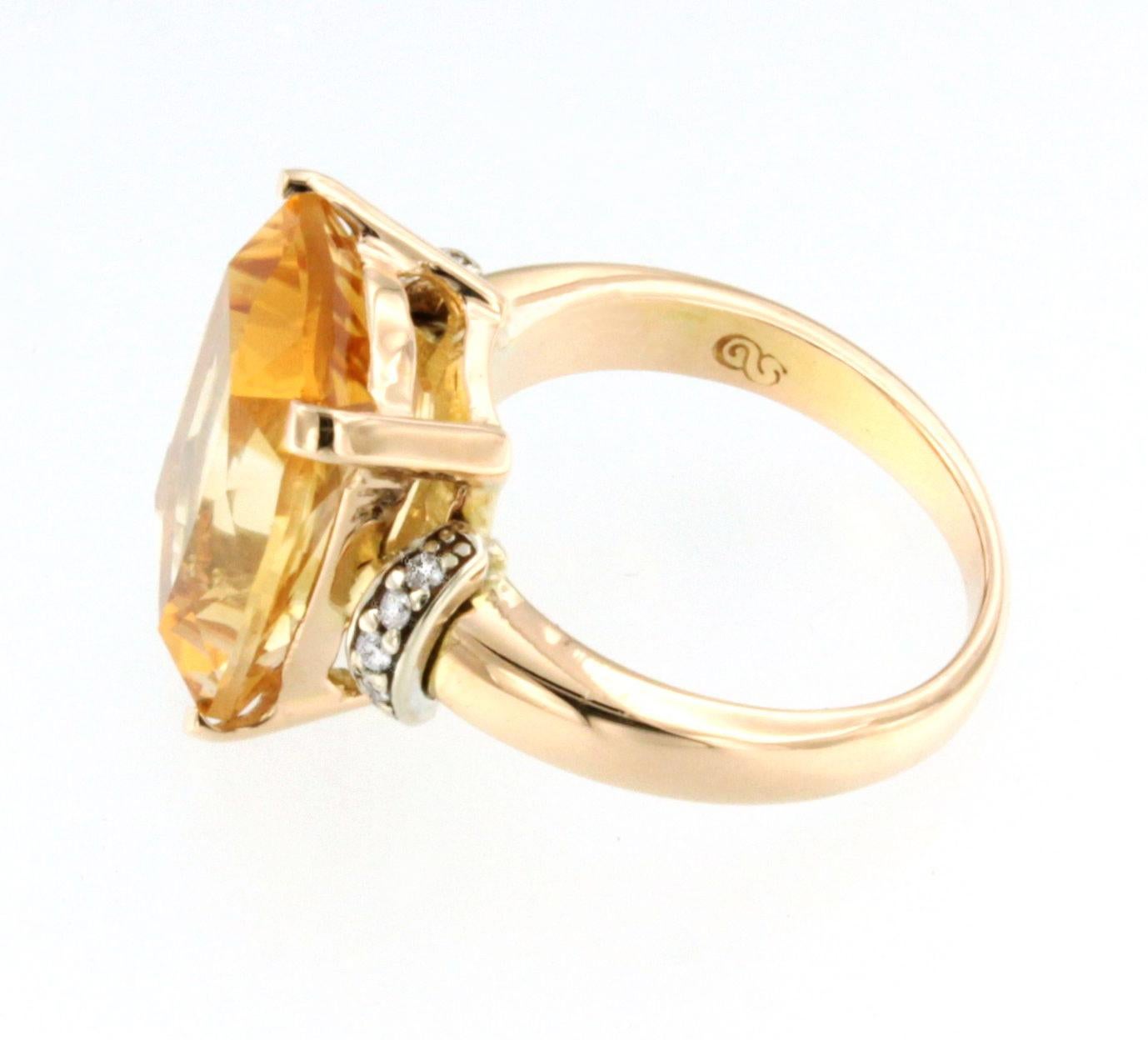 Moderne Or jaune 18 carats avec citrine naturelle jaune et diamants blancs  Elegant  Bague  en vente