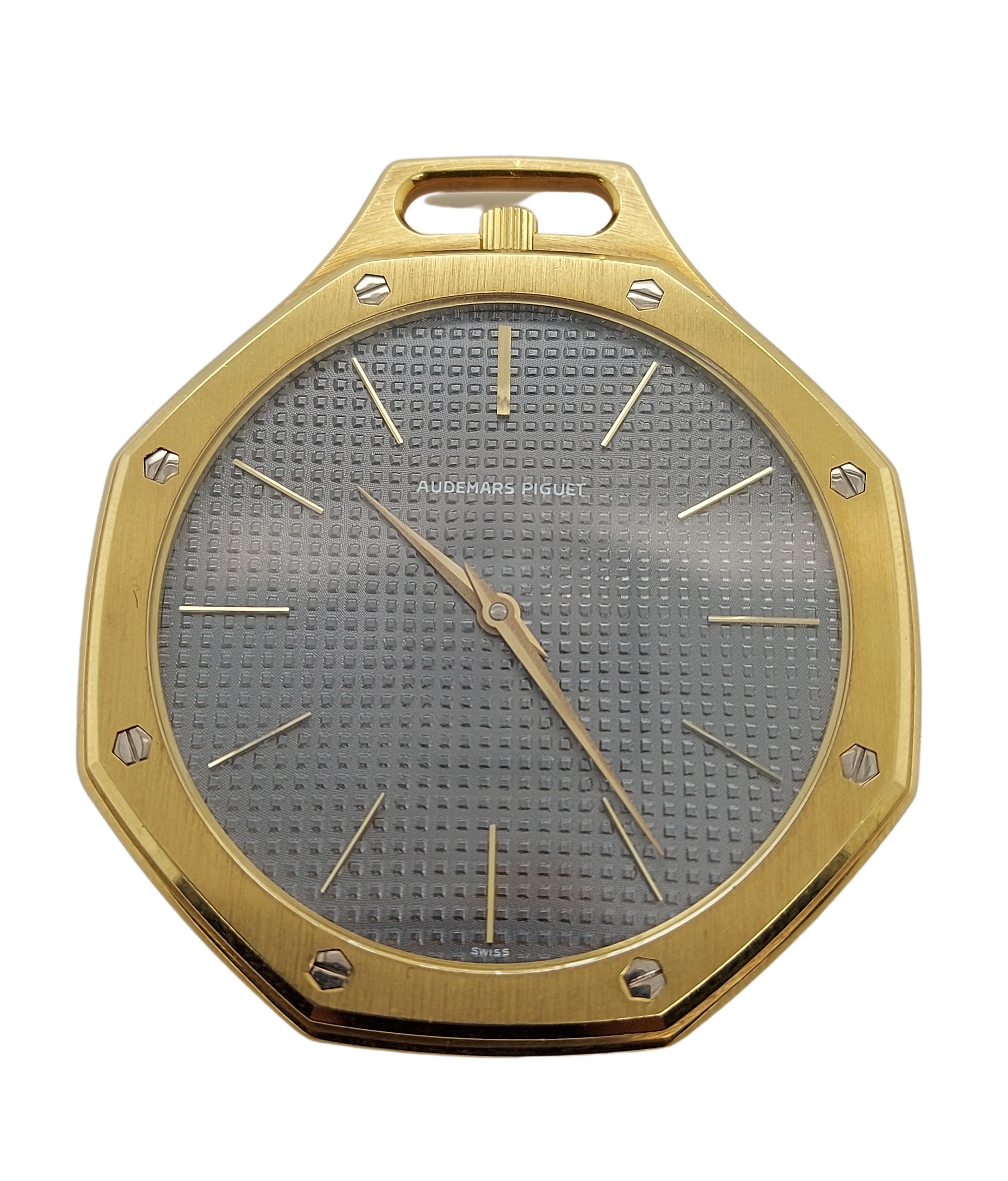 18kt Yellow Gold Octagonal Audemars Piguet Royal Oak Pocket Watch

Reference: 5691BA

Calibre: 5020

Movement: Mechanical movement, Manual Winding

Case: 18kt Yellow gold, measurements 44 mm x 50 mm (incl. crown), thickness 4.6 mm, Screwed gold