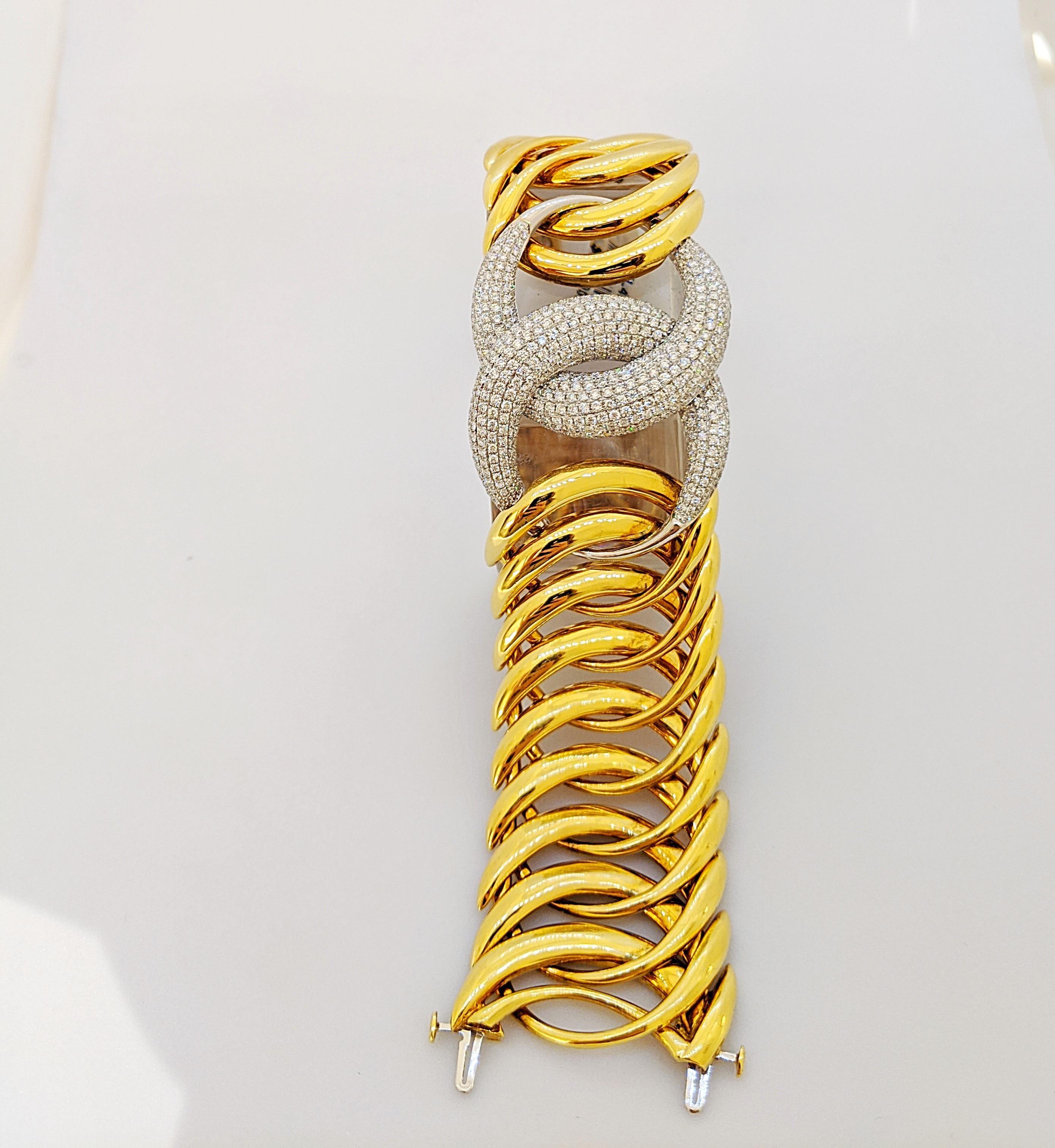 Women's or Men's 18 Karat Yellow/White Gold 5.91 Carat Pave Diamond Double Crescent Link Bracelet