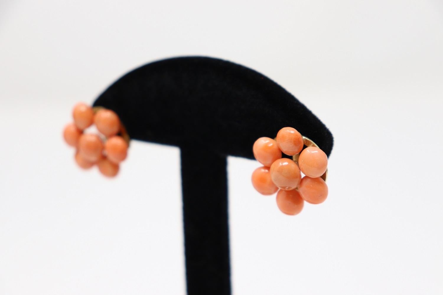 18kt Yellow Gold and Italian Coral Fine Stud Earrings For Sale 1