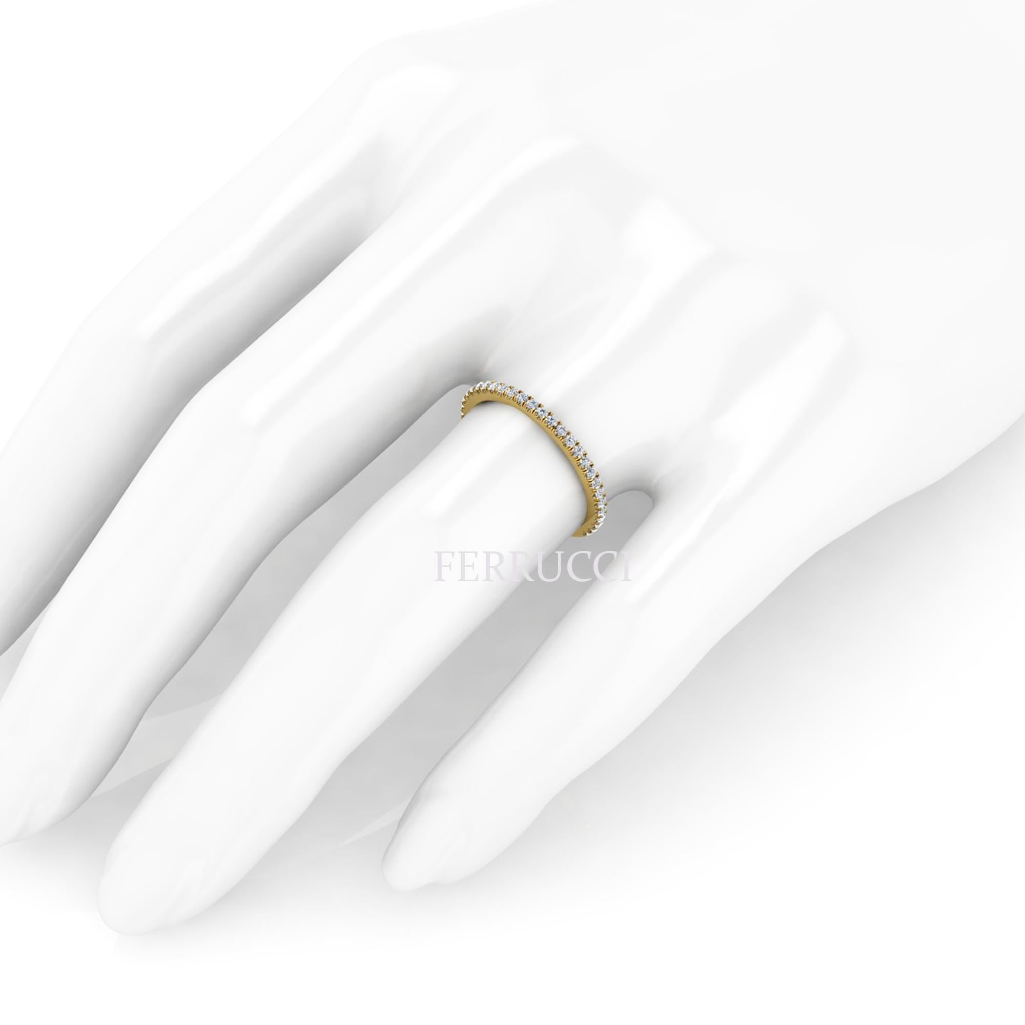 Bague à anneau empilable en or jaune fin 18 carats avec diamants pavés Neuf - En vente à New York, NY