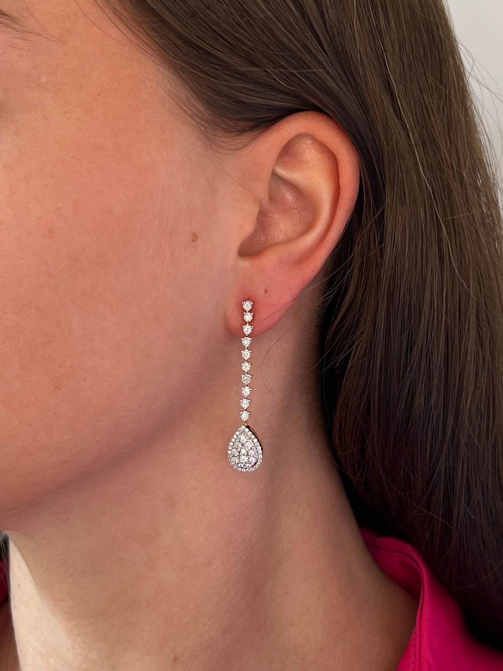 Round Cut 18KTY Gold Round Diamond Single Line Pear Shape Cluster Drop Dangler Earring For Sale