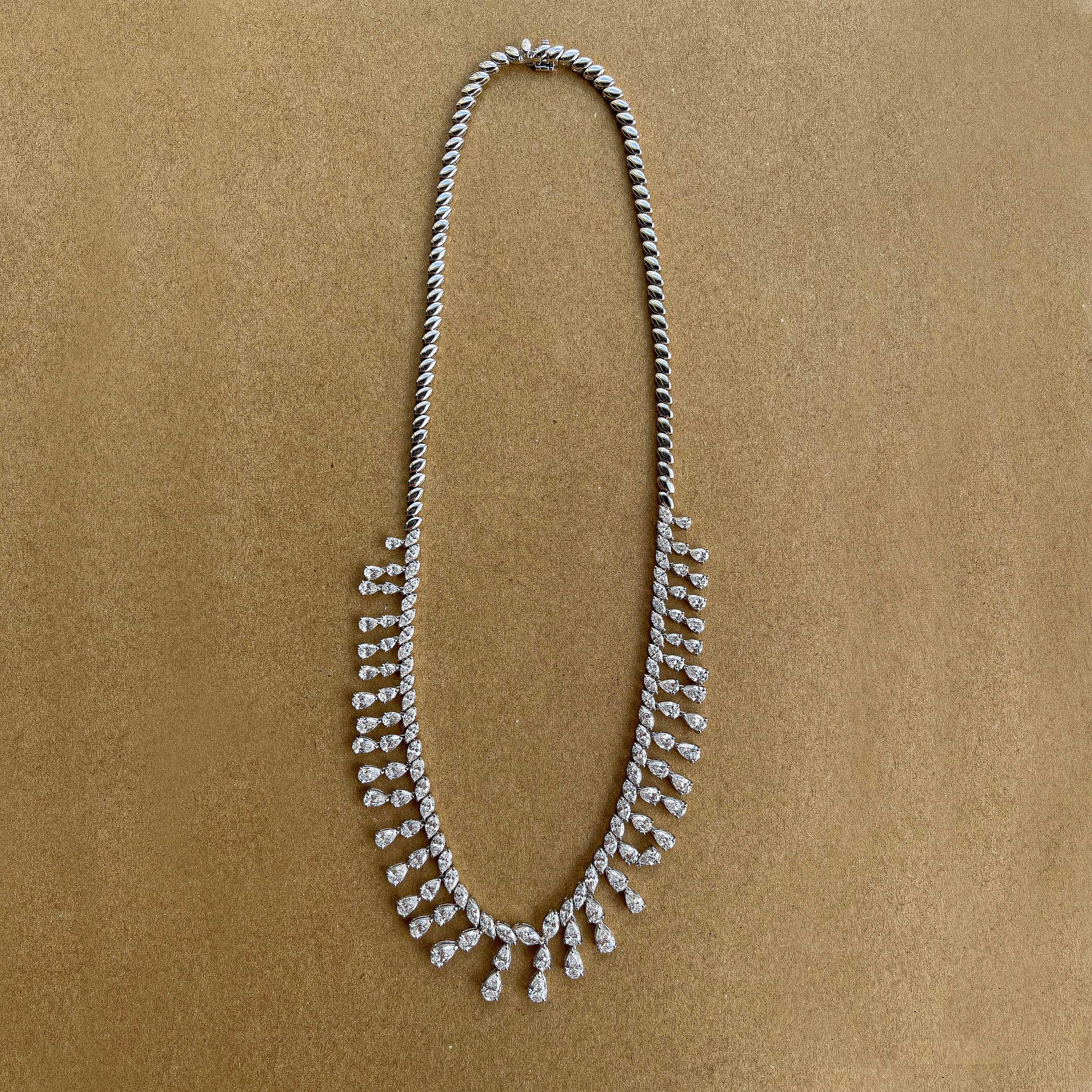 18KW D-19.20 G-H SI1-SI2 Natural Diamond Necklace For Sale 1