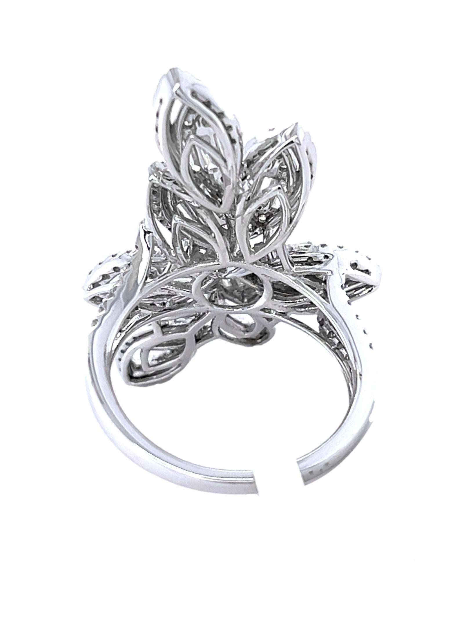 Women's 18KW Fancy Diamond Cocktail Ring For Sale