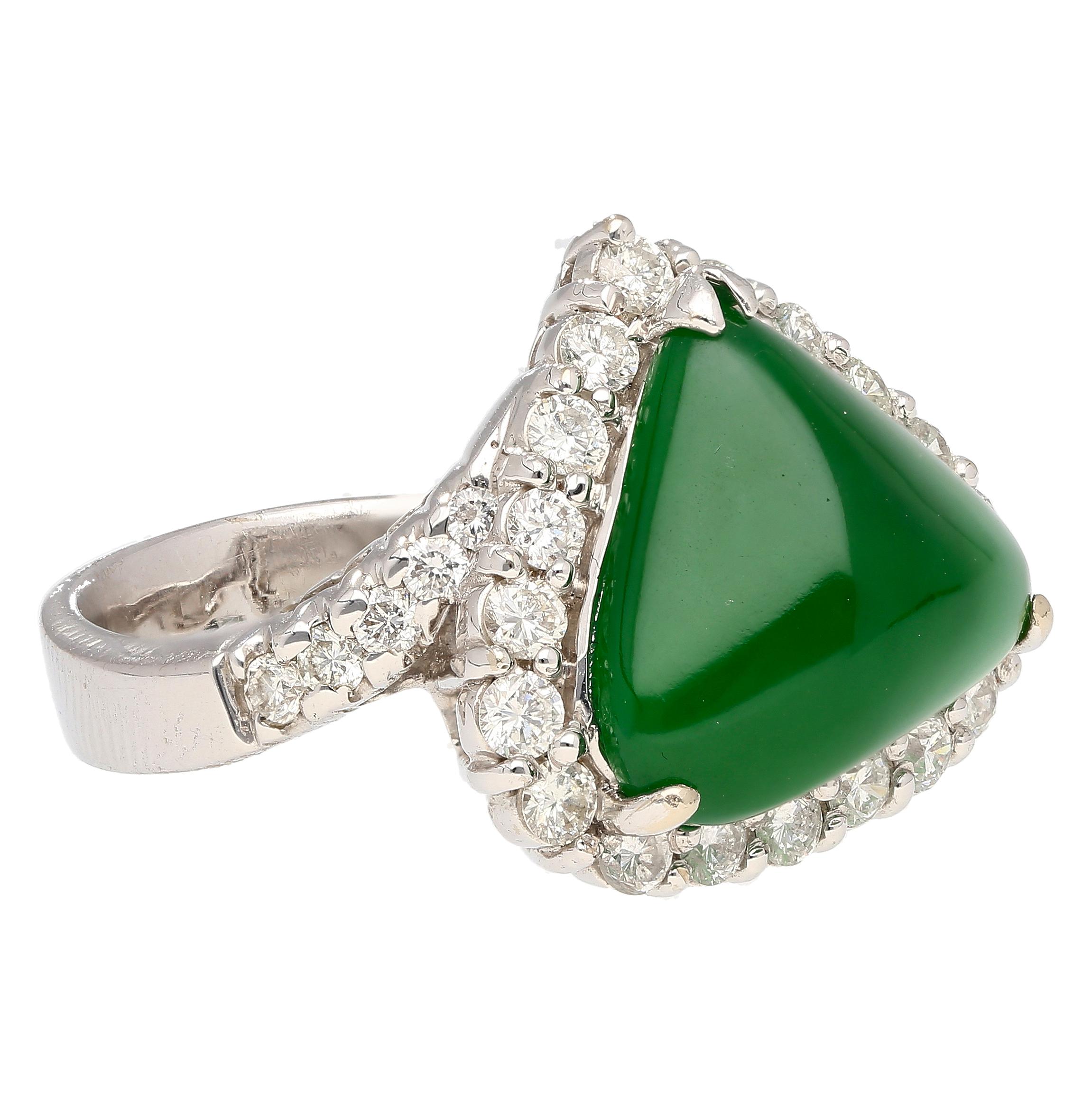 18KW Ring with Type A Jadeite Jade Cabochon Cut Triangle Shape and Diamond Halo In New Condition For Sale In Miami, FL
