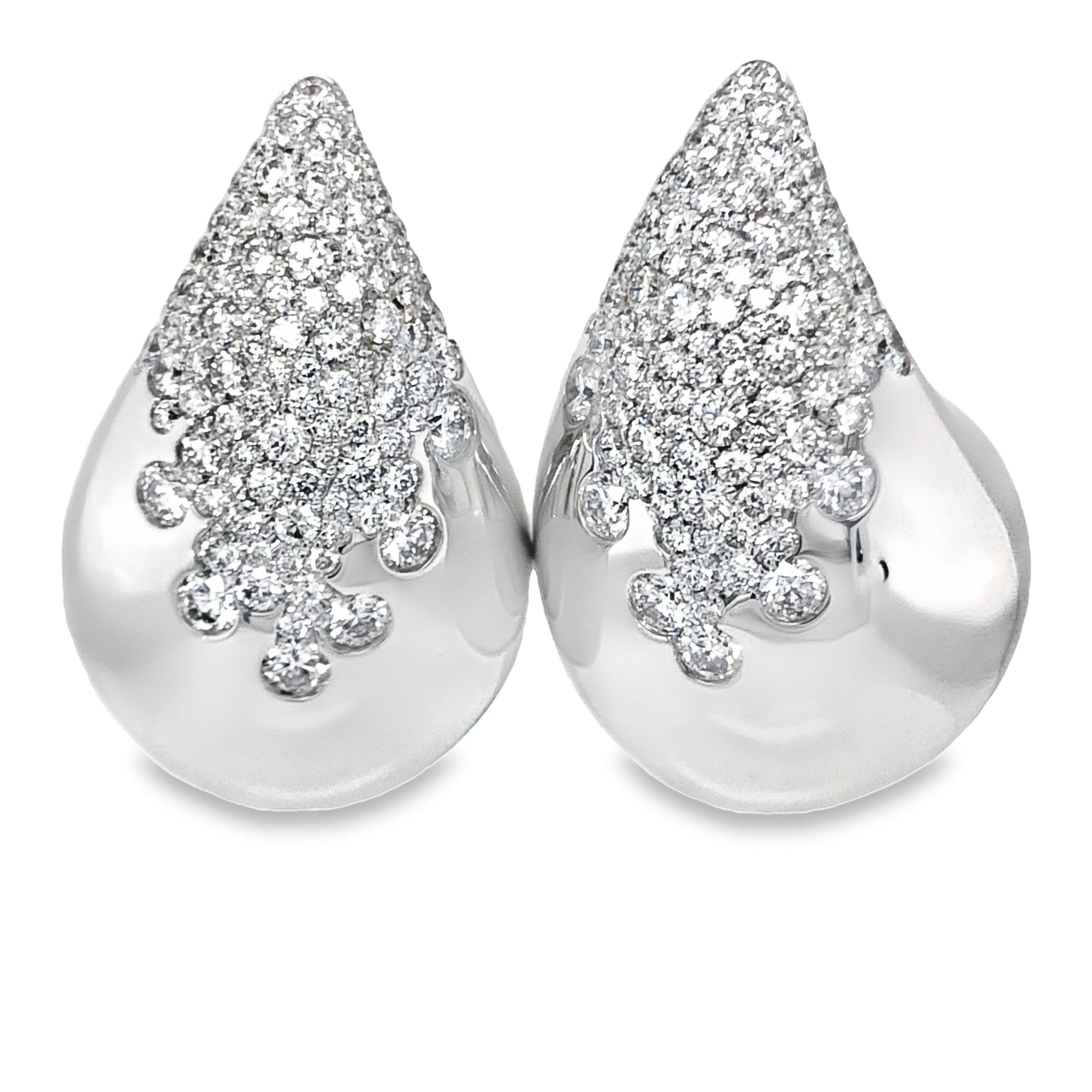 Round Cut 18KWG 3.30 CTS Diamond Earring  For Sale