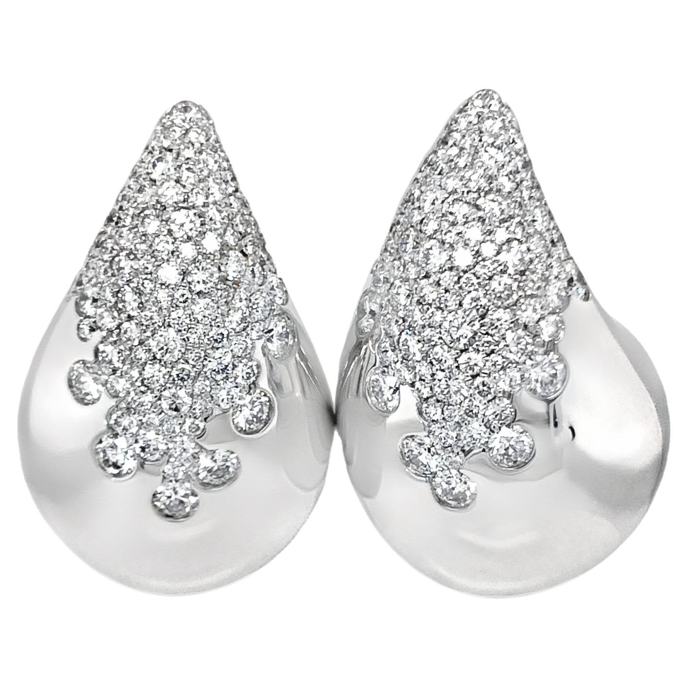 18KWG 3.30 CTS Diamond Earring  For Sale