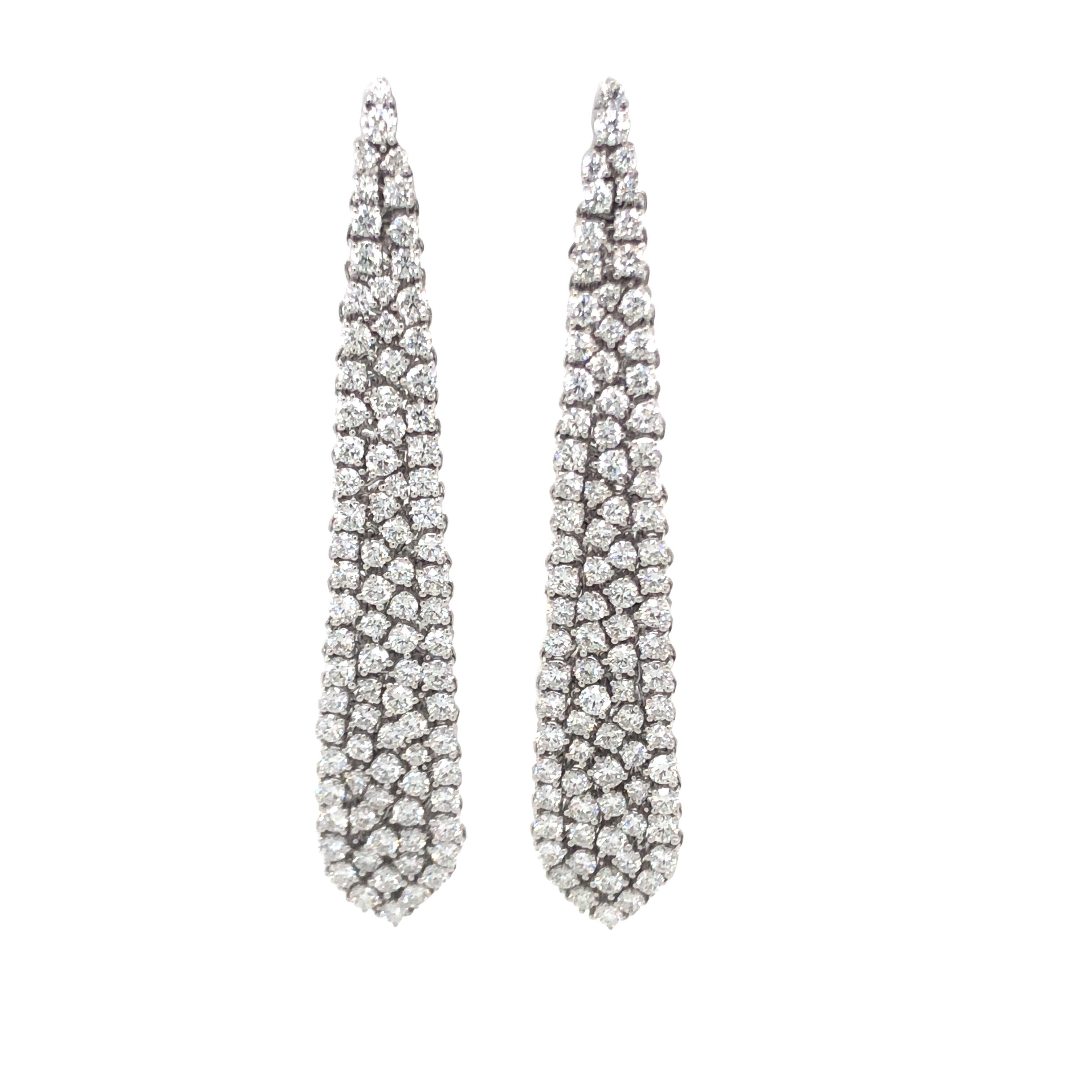 Boucles d'oreilles pendantes en diamant 18KWG 7.50 CTS Neuf - En vente à New York, NY
