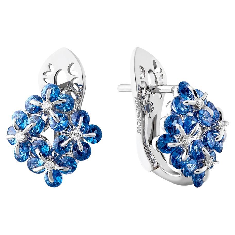 Florale Ohrringe mit blauem Saphir und Diamanten, 18KWG, von MOISEIKIN