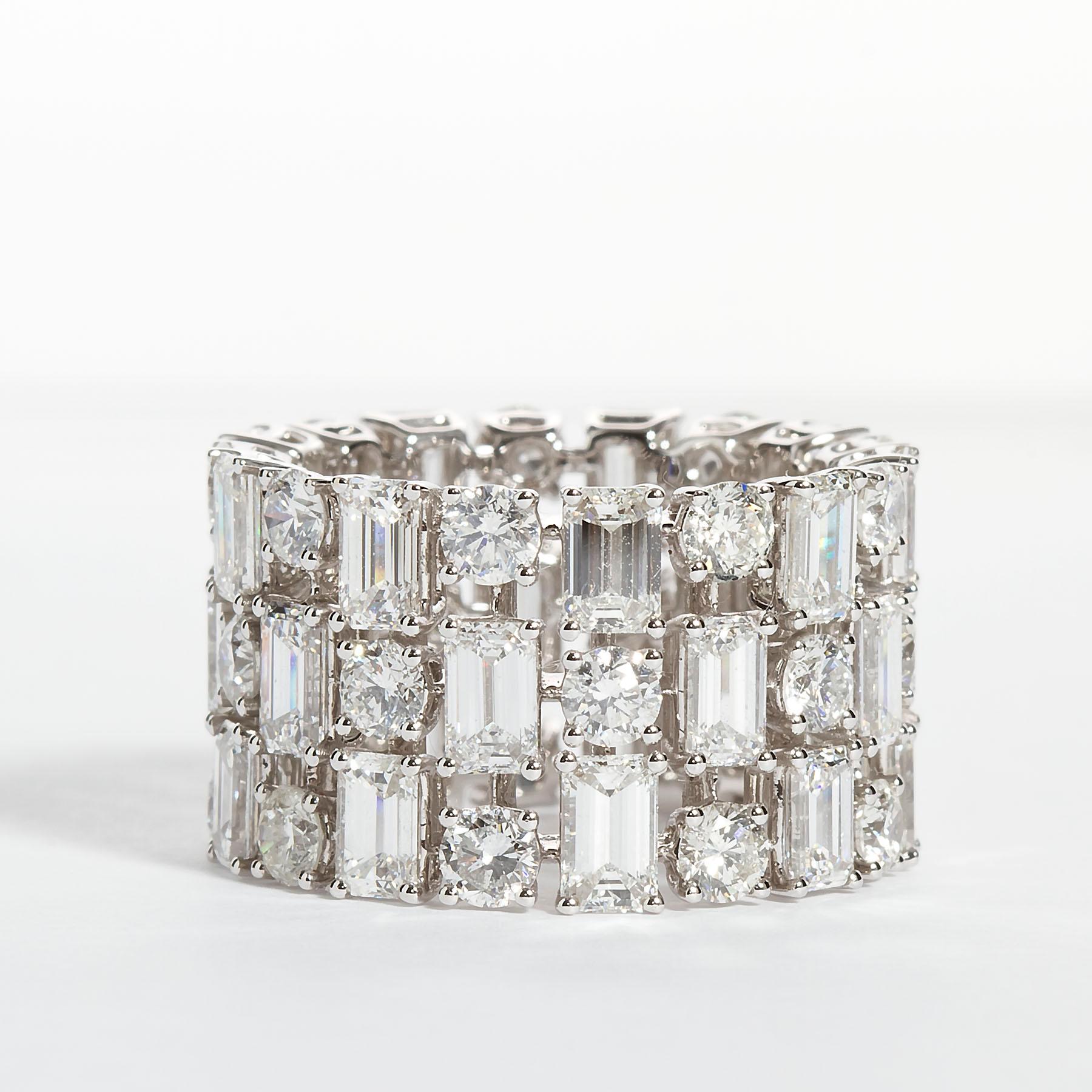 Emerald Cut 18 Karat White Gold Round and Emerald Checkerboard Diamond Cocktail Ring  For Sale