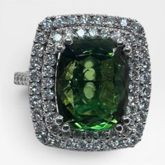 Anello in oro bianco 18k con 5,15 Ct. Tormalina verde e diamanti 1,04 Ct.Misura 6,00