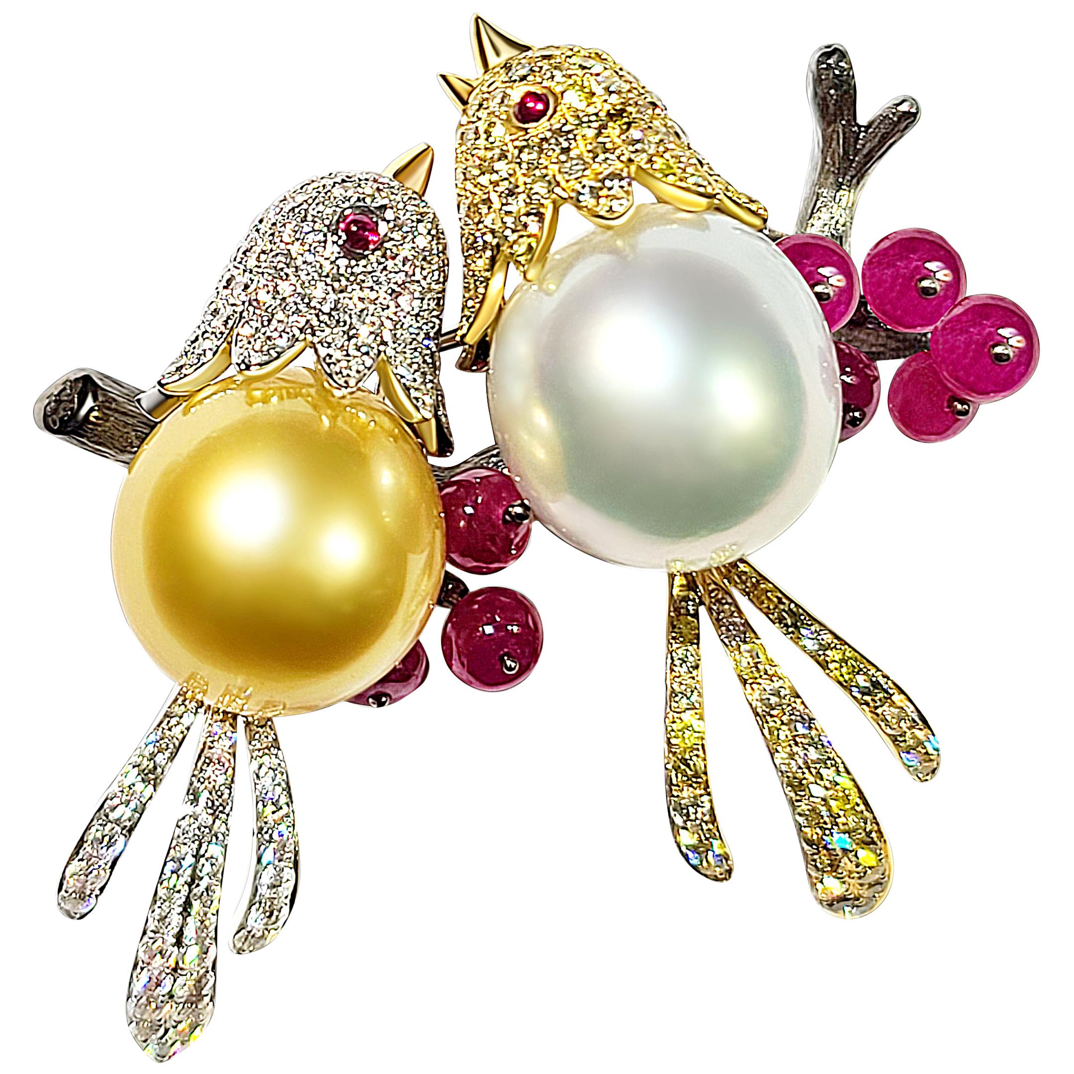 Broche oiseau d'amour en or 18 carats, perle jaune et blanc, rubis et diamants