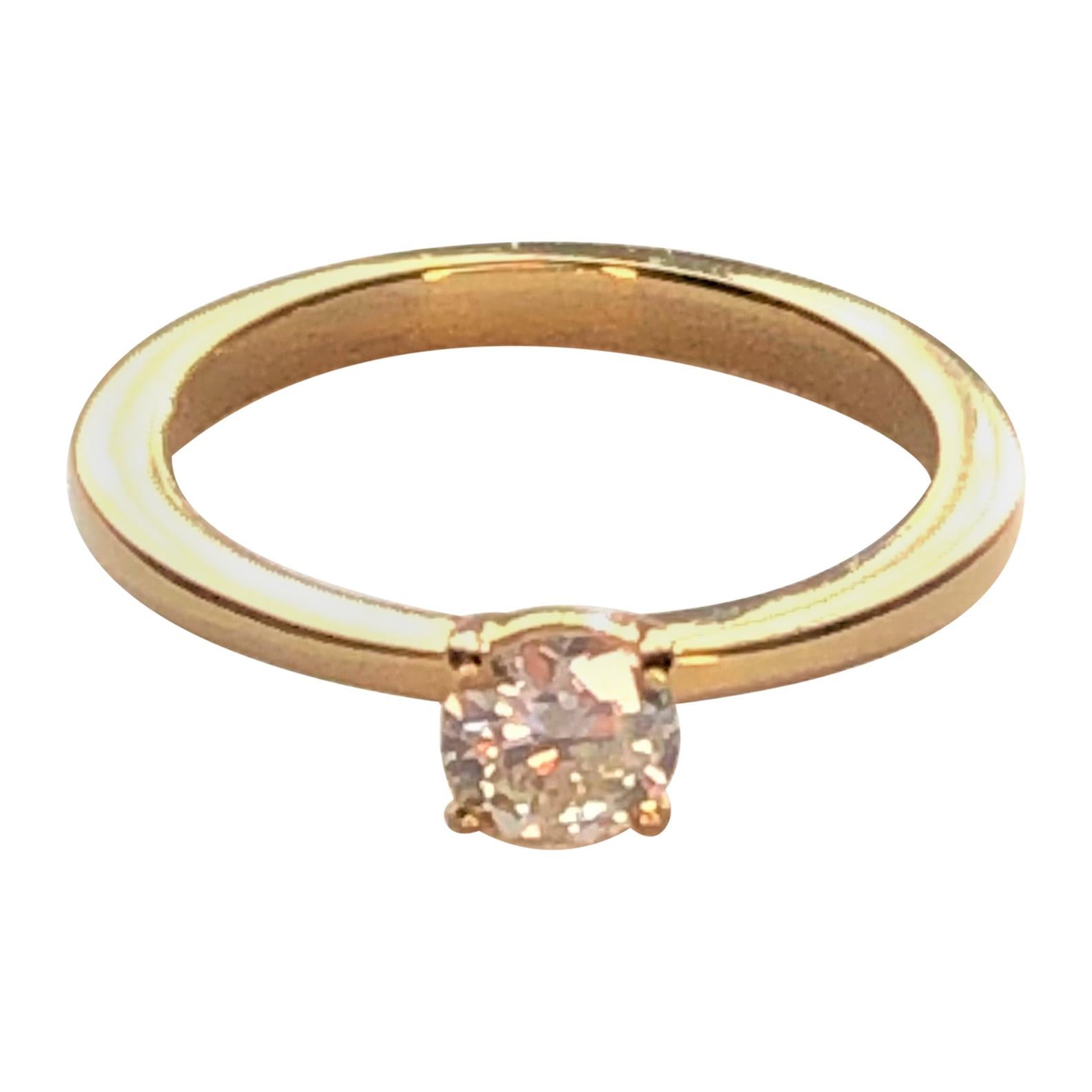 Anillo solitario de diamantes de 18 quilates