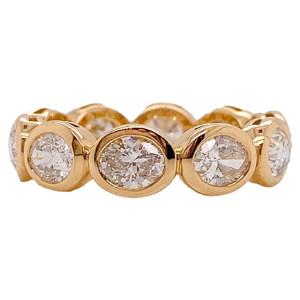 Ovaler horizontaler Diamant-Eternity-Ring aus 18KY  im Angebot