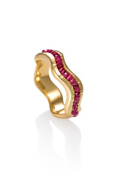 18KY Wave Ring with Rubies