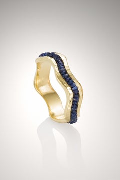 18KY Wave Ring with Sapphires