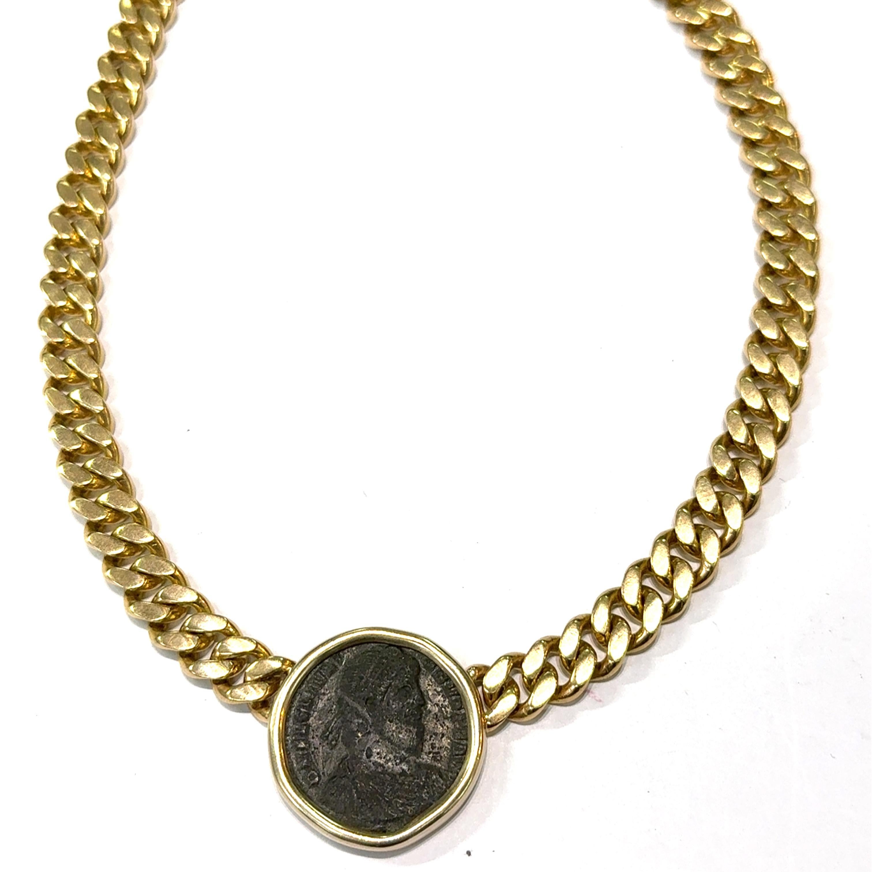 18Ky Yellow Gold Monette Bulgari single Coin Large Model In condizioni buone in vendita a New York, NY