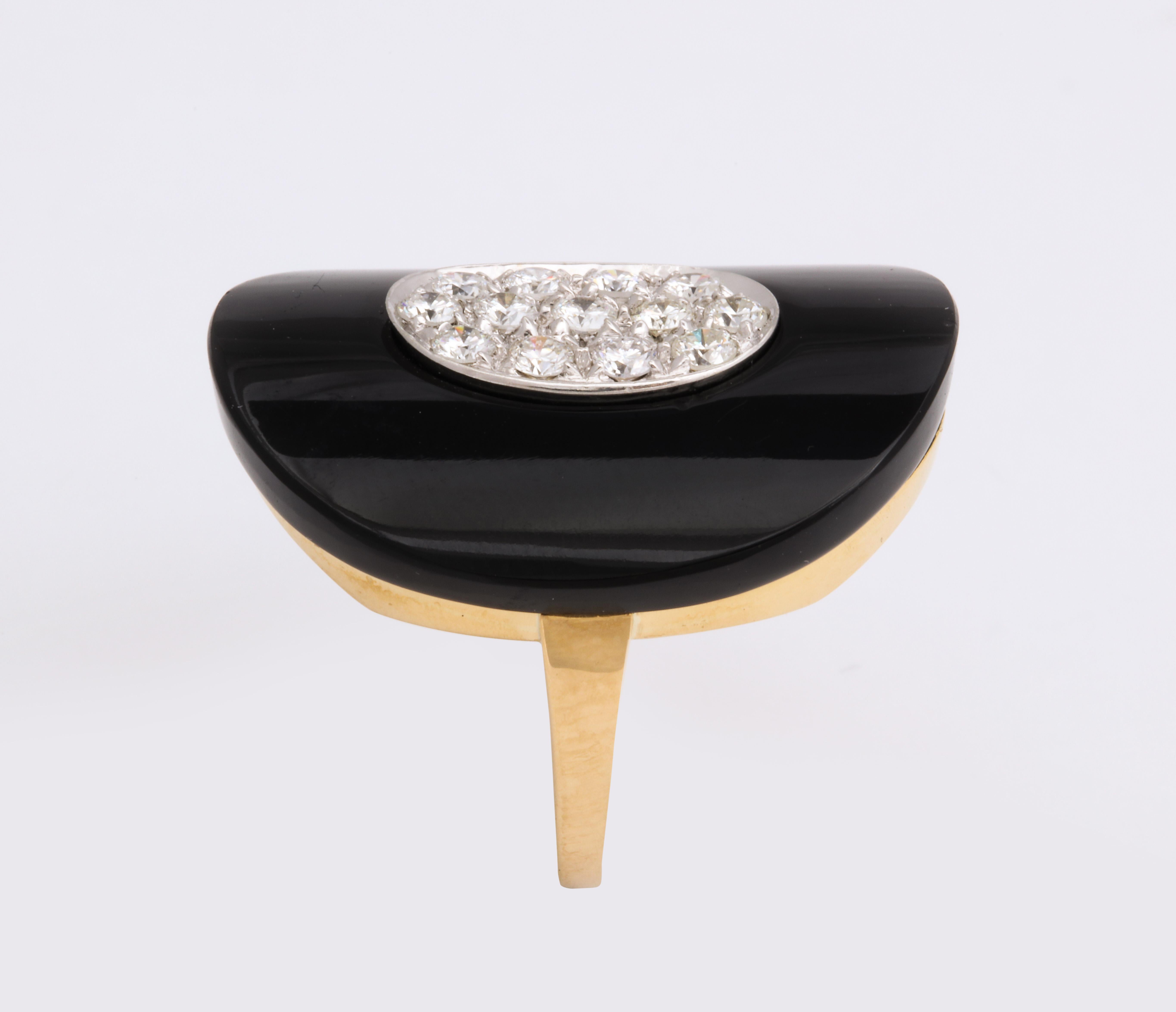 18 Karat Yellow Gold, Onyx and Diamond Cocktail Ring In Excellent Condition In New York, NY