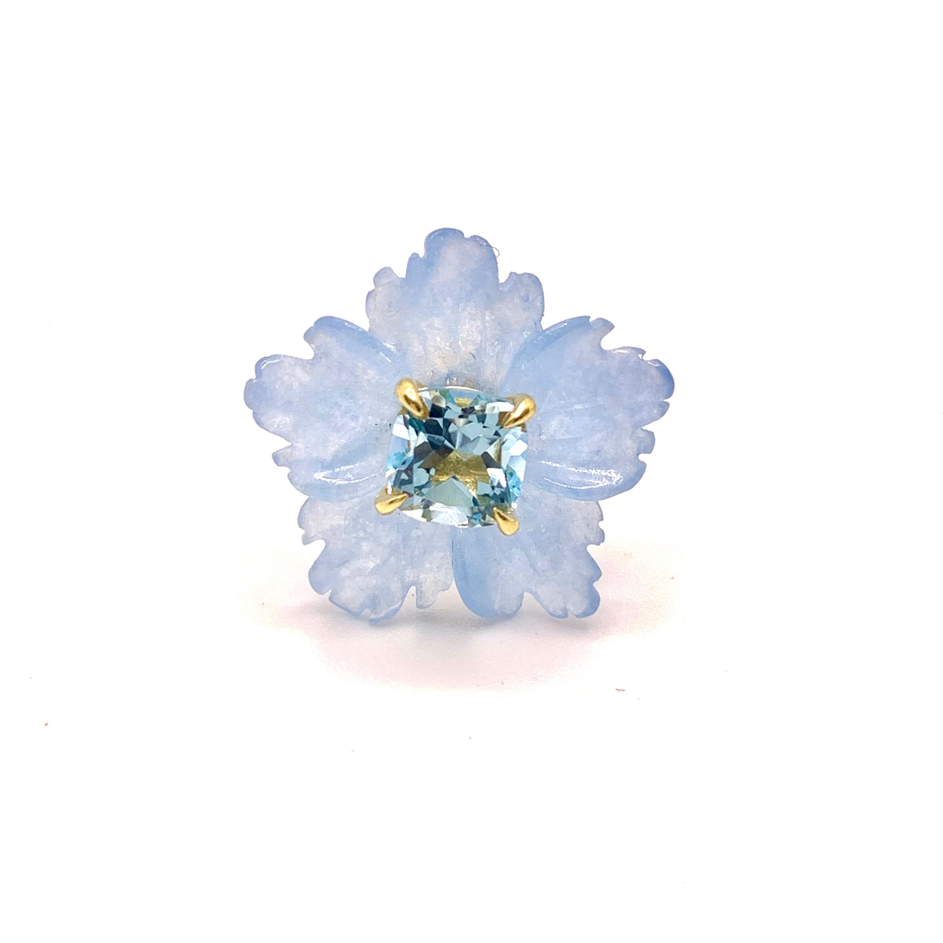 18mm Carved Blue Quartzite Flower and Cushion Blue Topaz Vermeil Earrings In New Condition For Sale In Los Angeles, CA