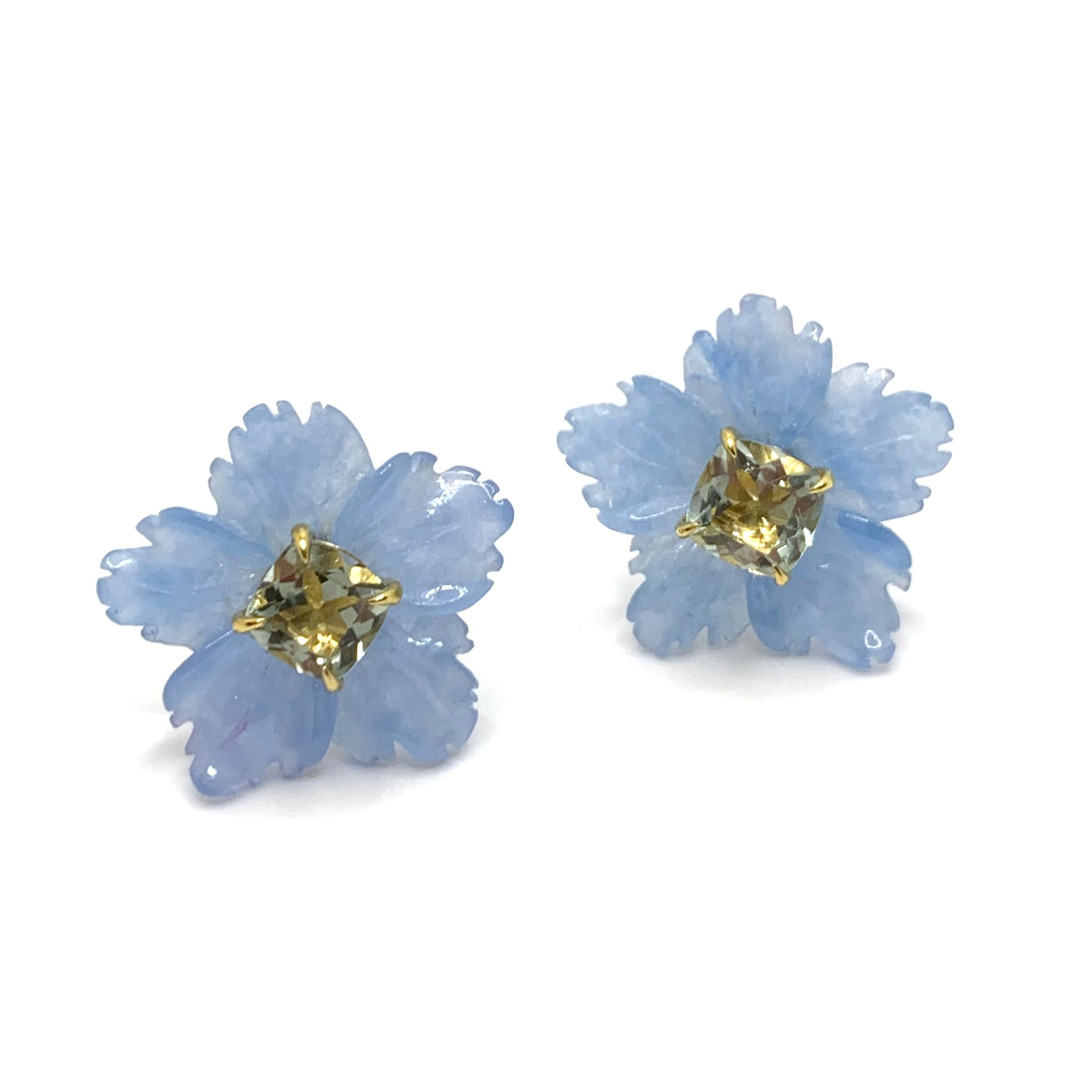 18mm Carved Blue Quartzite Flower and Cushion prasiolite Vermeil Earrings In New Condition In Los Angeles, CA