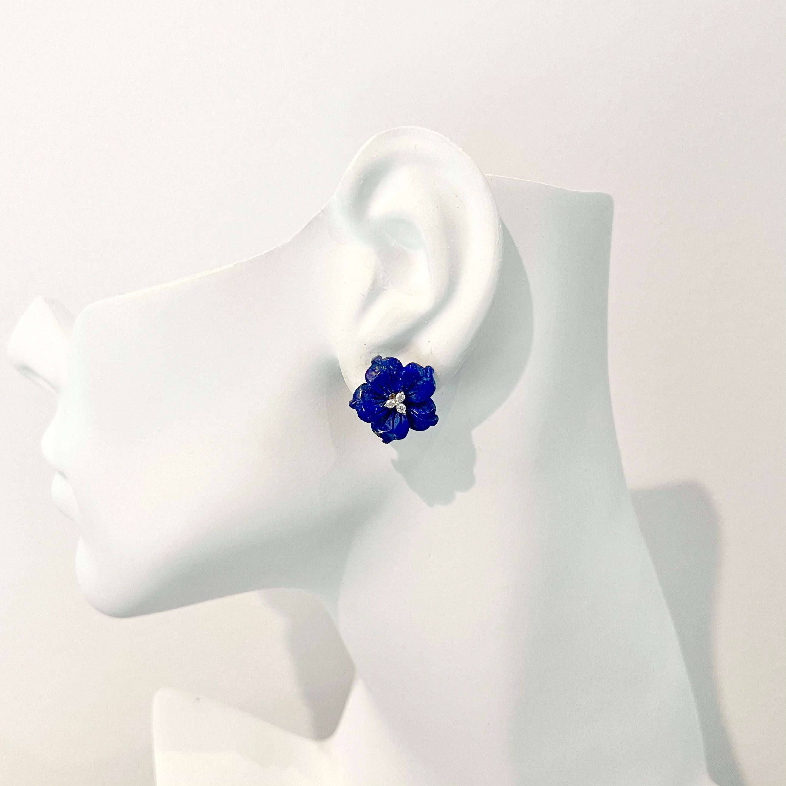 18mm Carved Lapis Lazuli Flower Sterling Silver Earrings In New Condition For Sale In Los Angeles, CA