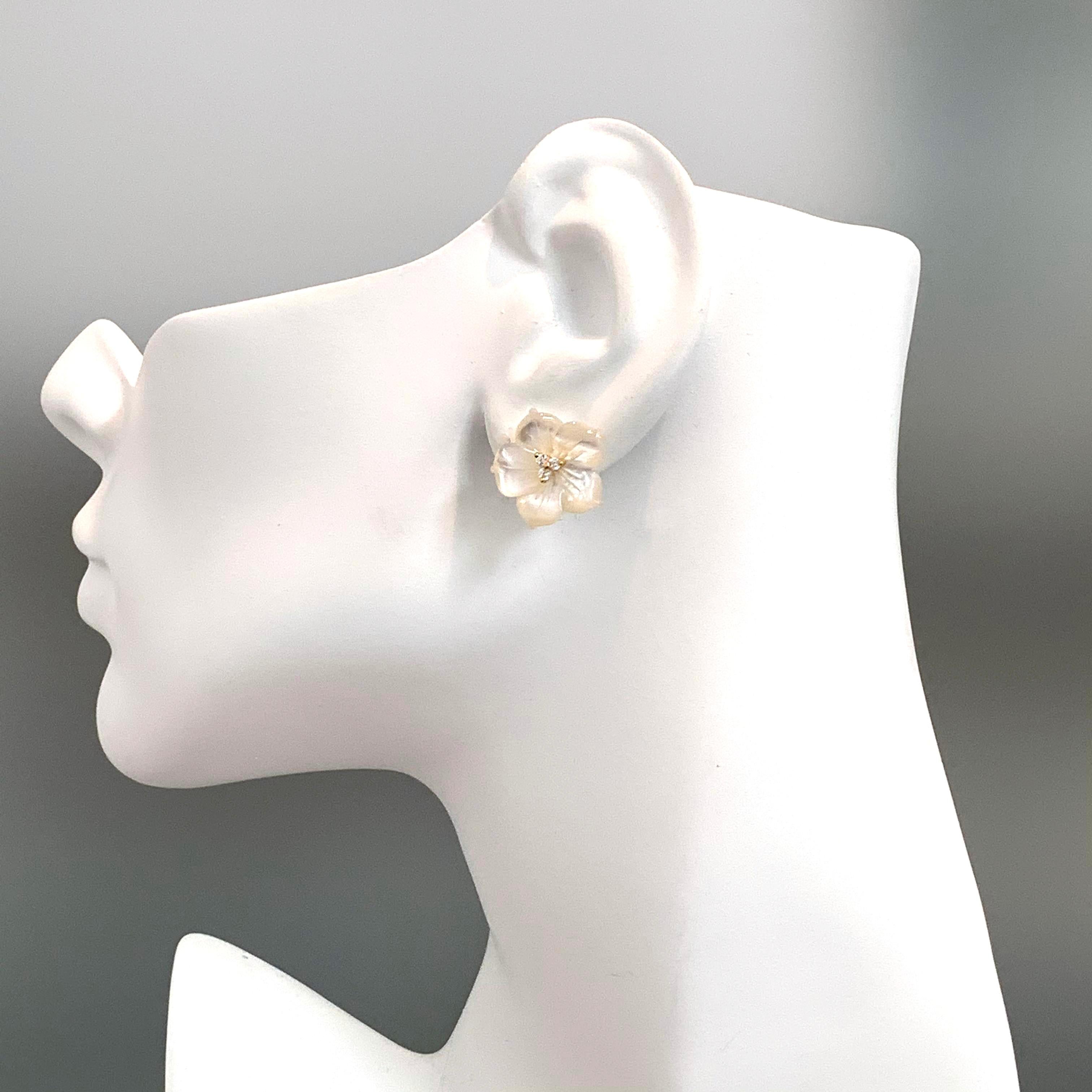 18 mm geschnitzte Perlmutt-Blumen-Vermeil-Ohrringe Damen im Angebot