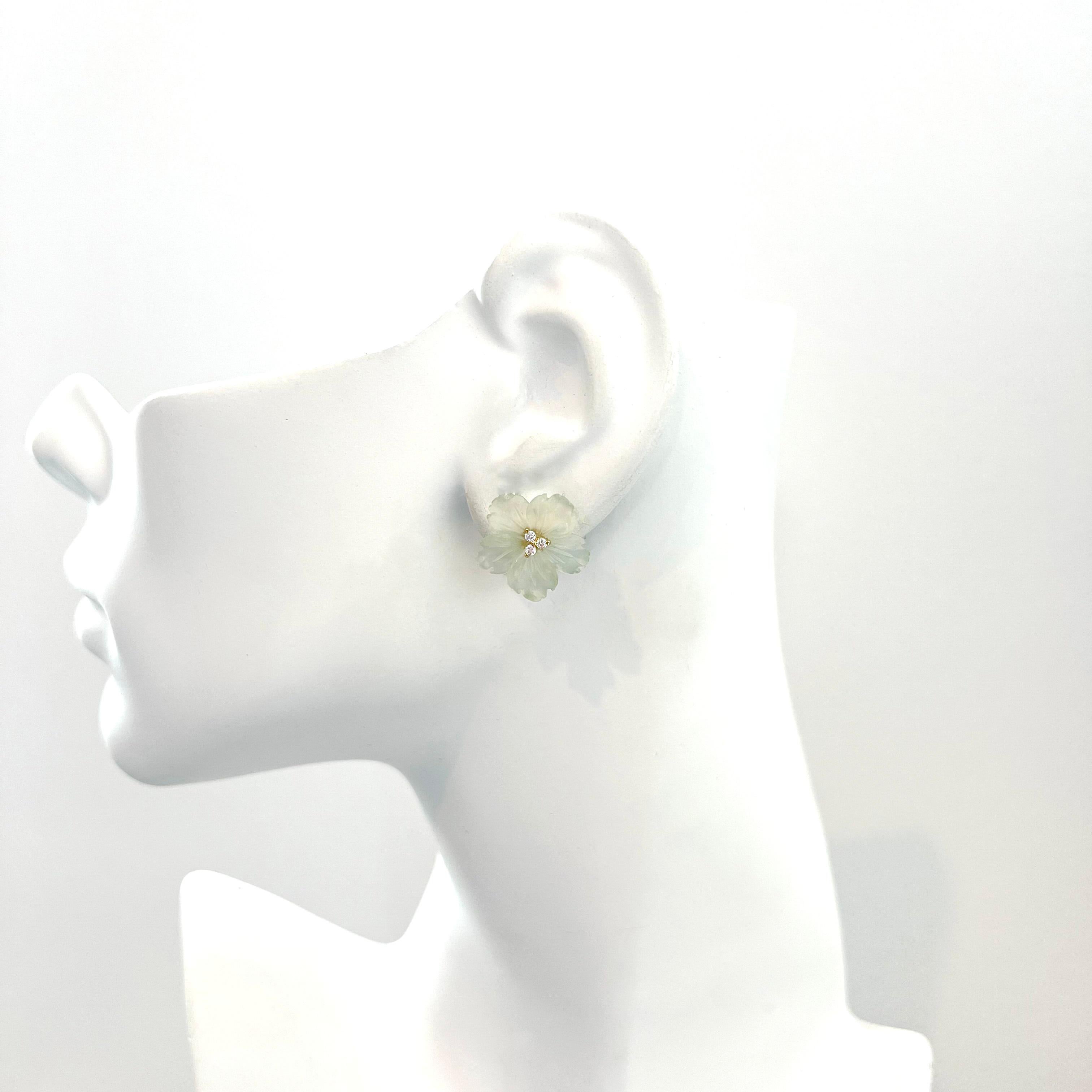 Women's 18mm Carved Serpentine Flower Vermeil Earrings For Sale