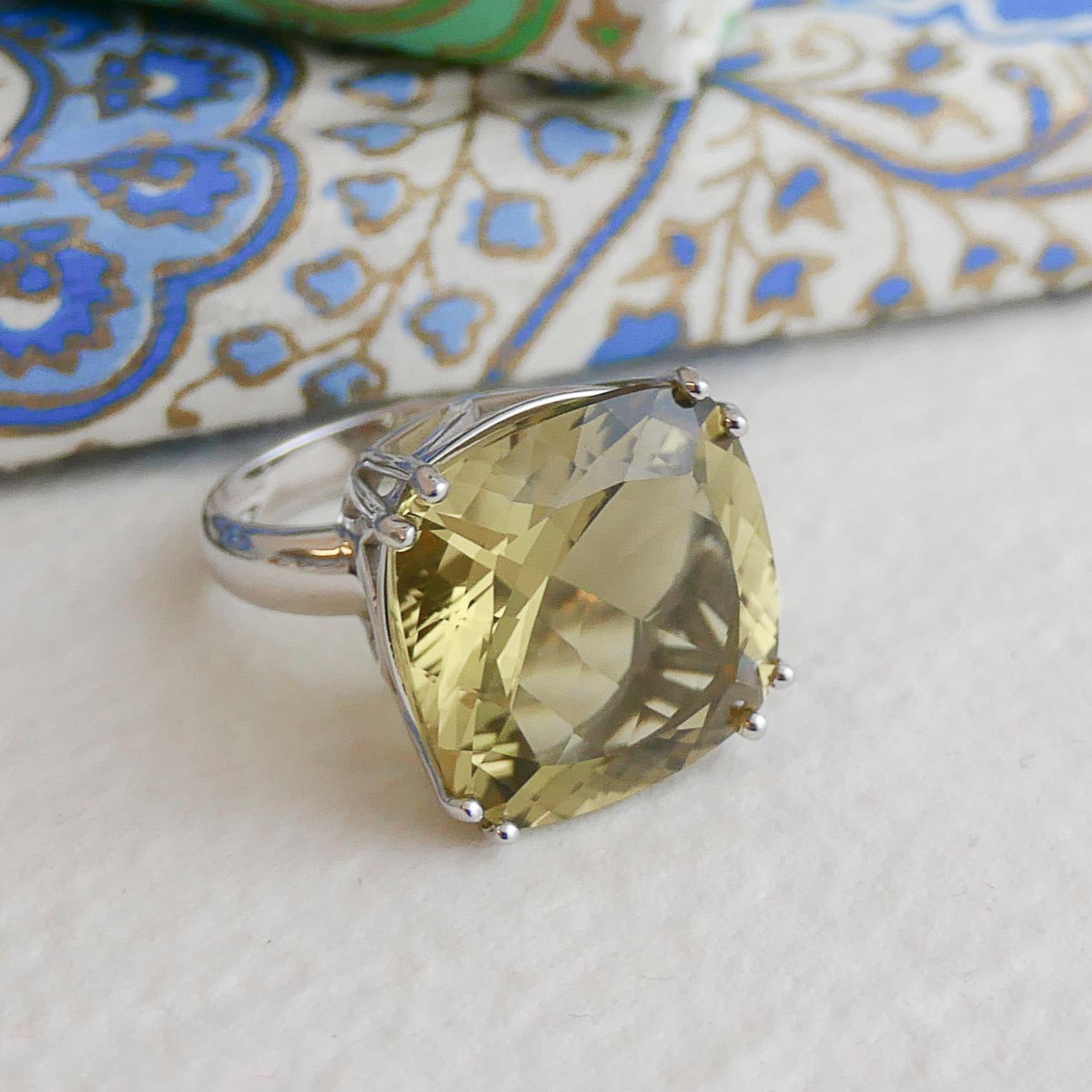 18mm Lemon Quartz Sterling Silver Cocktail Statement Ring In New Condition For Sale In Oslo, 03