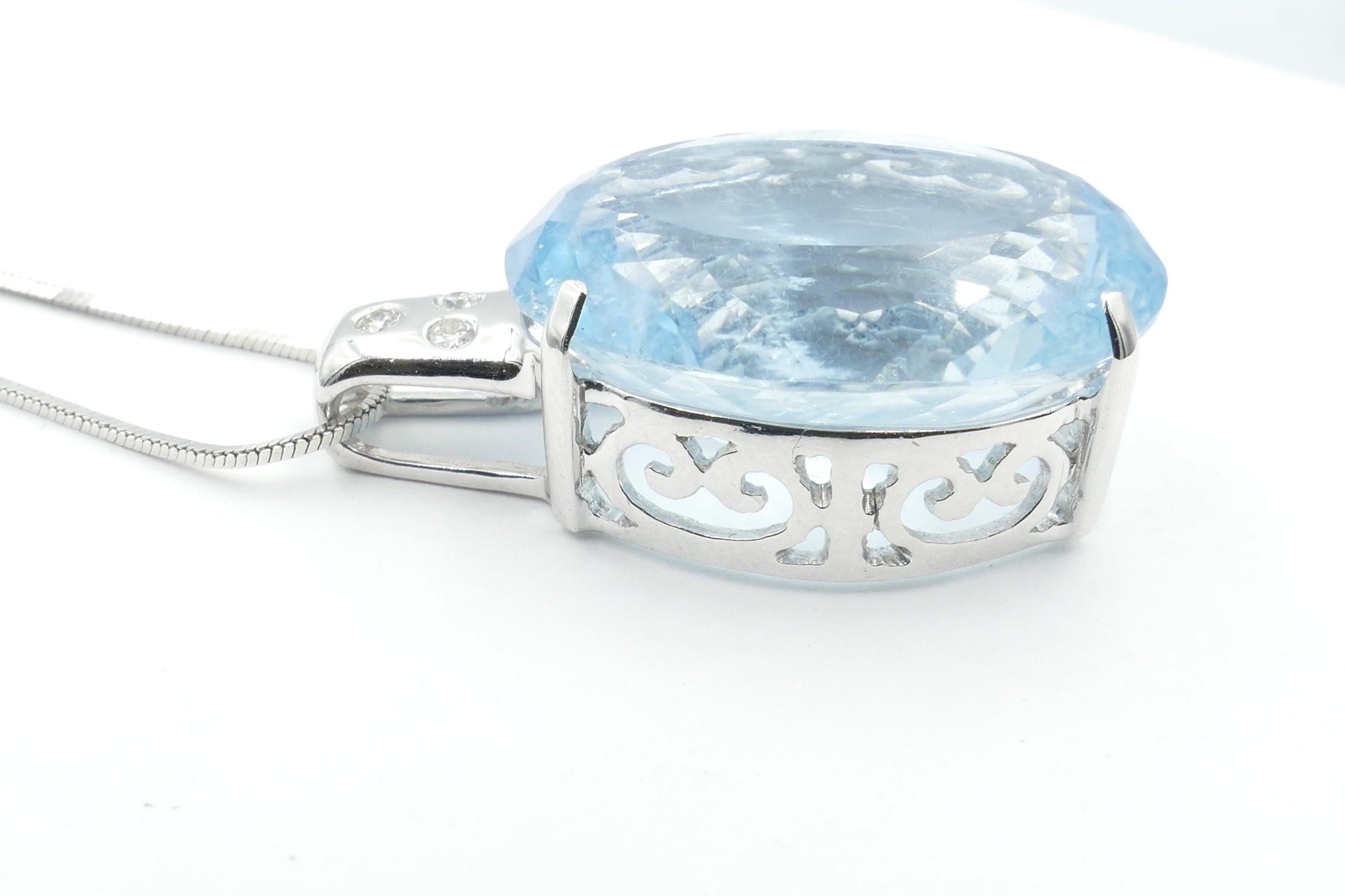 18 Karat White Gold Large Aquamarine and Diamond Pendant In New Condition In Splitter's Creek, NSW