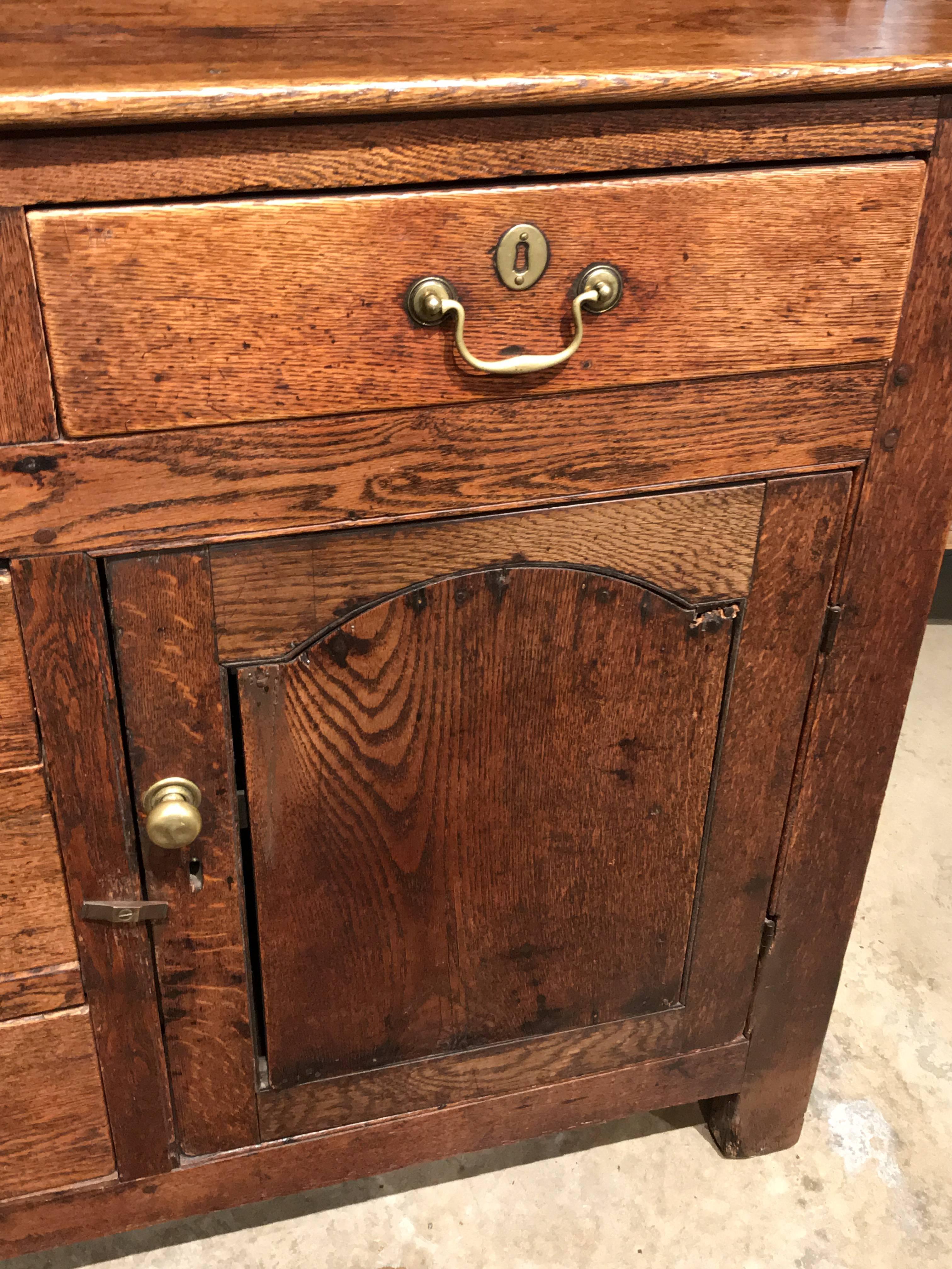 Hand-Carved 18th-19th Century George III Welsh Two-Part Dresser or Cupboard in Oak