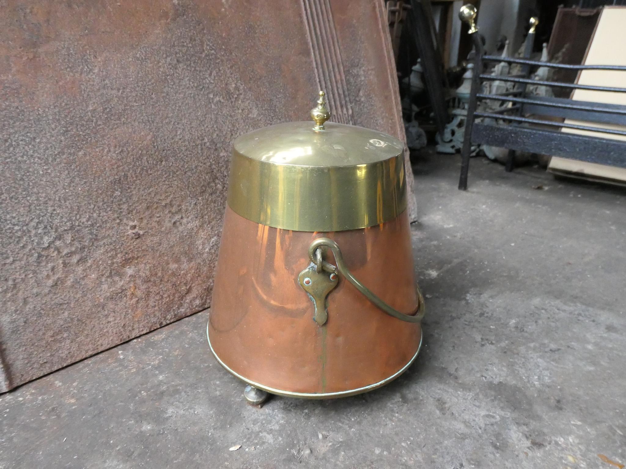 18th -19th Century Dutch Copper and Brass Doofpot For Sale 4