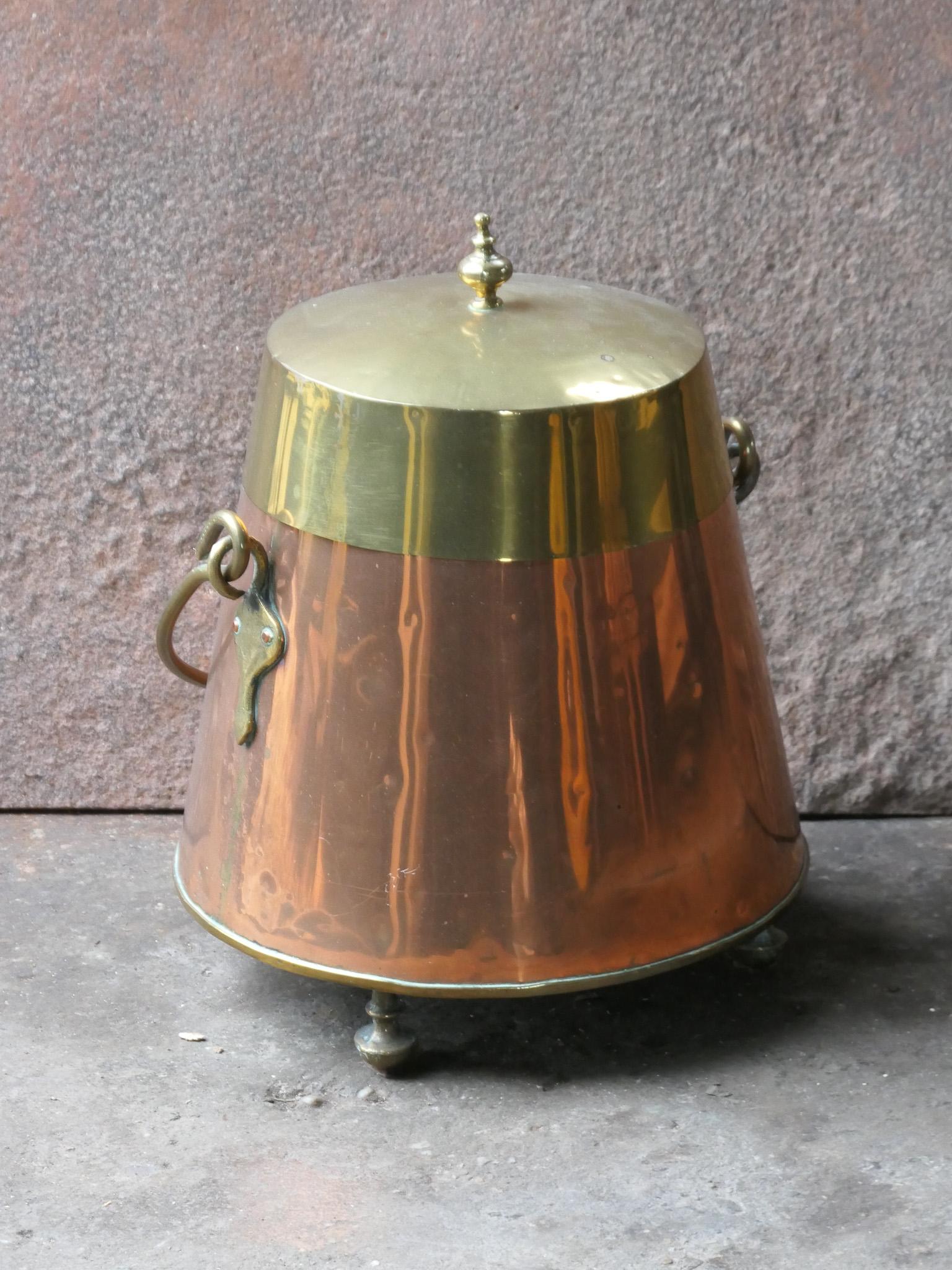 Néoclassique Doofpot hollandais en cuivre et laiton du 18e au 19e siècle en vente
