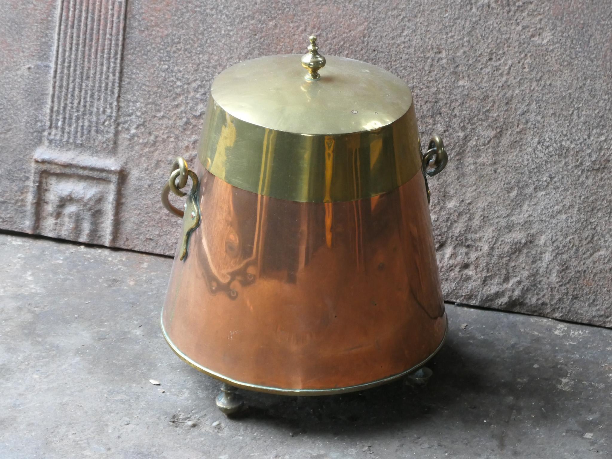 Neoclassical 18th -19th Century Dutch Copper and Brass Doofpot For Sale