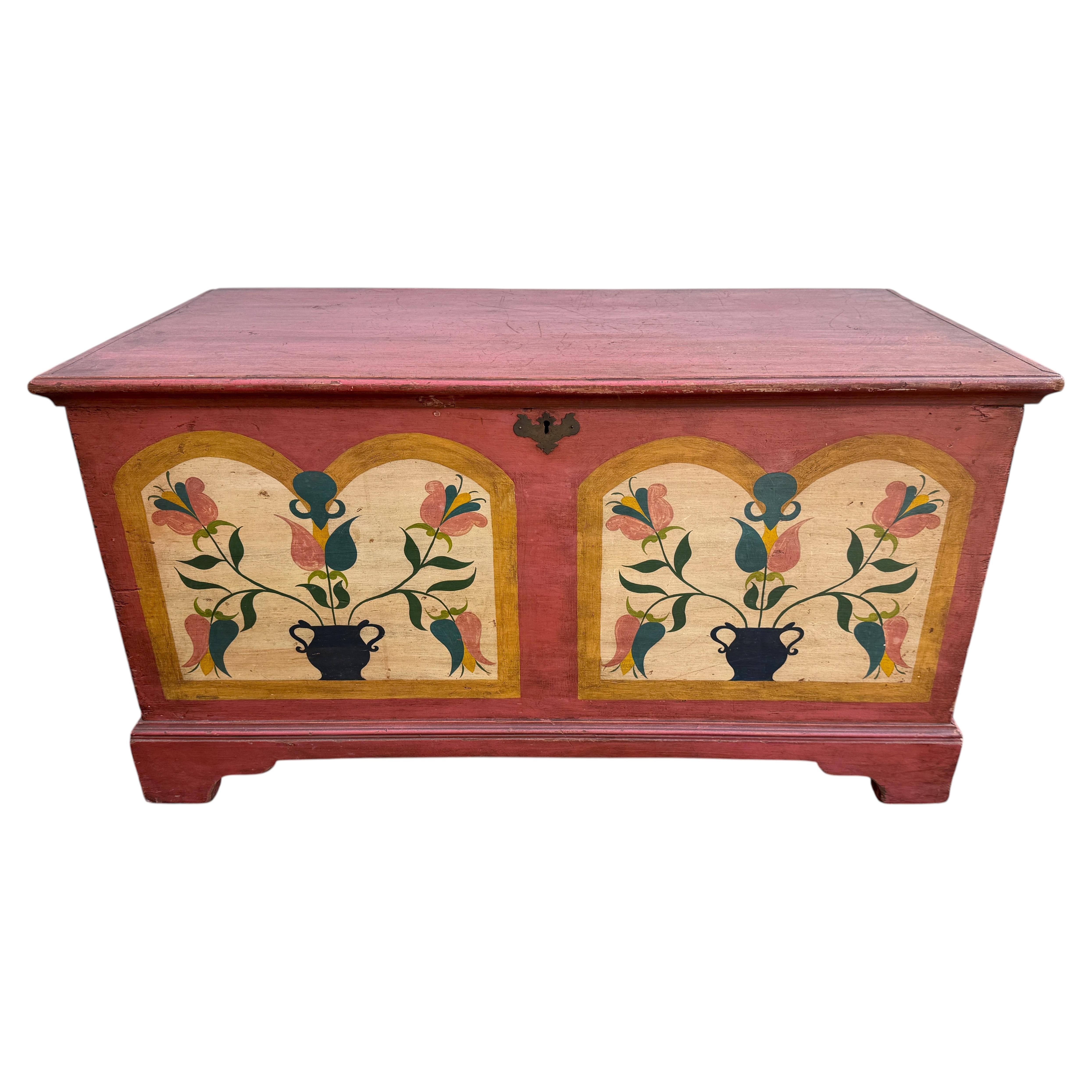 Caja para mantas de estilo «Pennsylvania Dutch» de los siglos XVIII/XIX con decoración pintada posterior