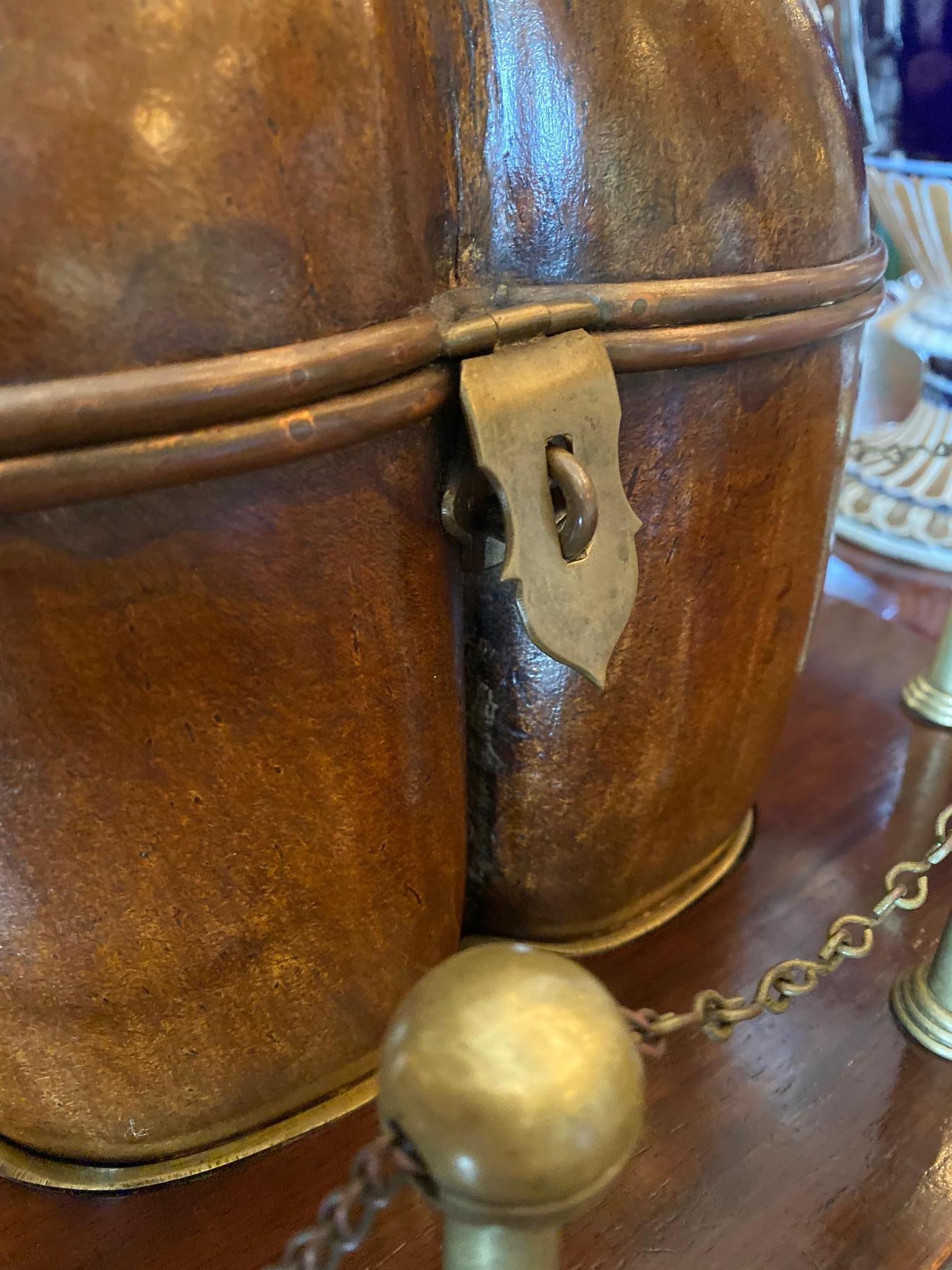 Hand Carved Crafted Fruit Wood Coco Georgian Victorian Tea Caddy Centerpiece LA In Good Condition For Sale In West Hollywood, CA