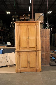18th-19th Century American Corner Cabinet