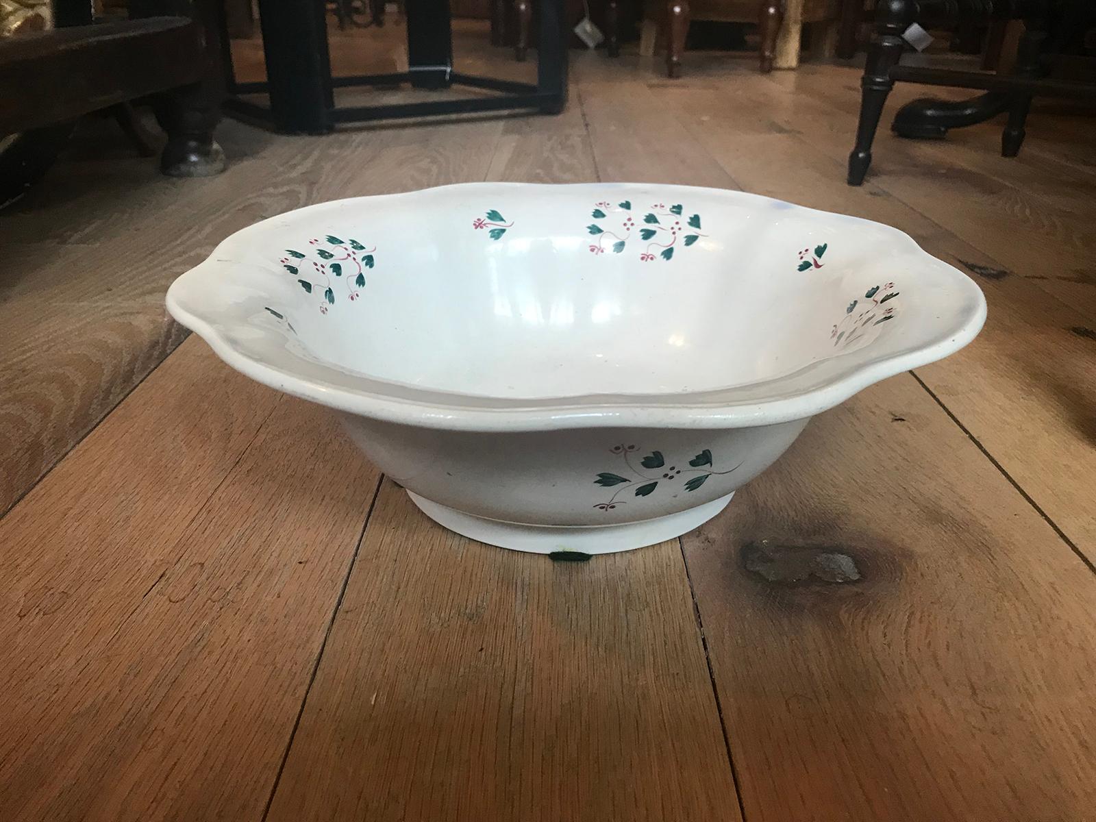 18th-19th Century American Sprigware Porcelain Bowl In Good Condition For Sale In Atlanta, GA